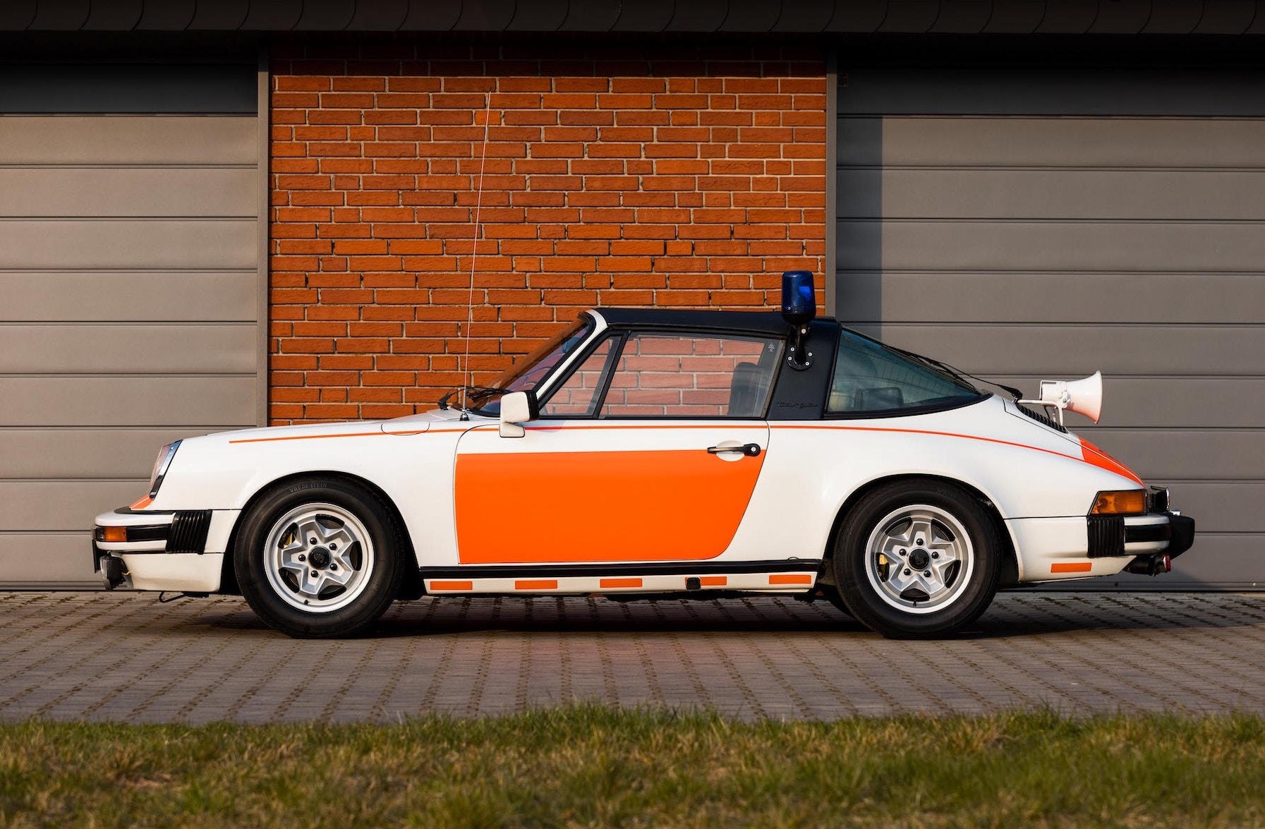 Getting Busted For Speeding Would Be A Pleasure If This Vintage Dutch 911 Patrol Car Was Chasing You Down