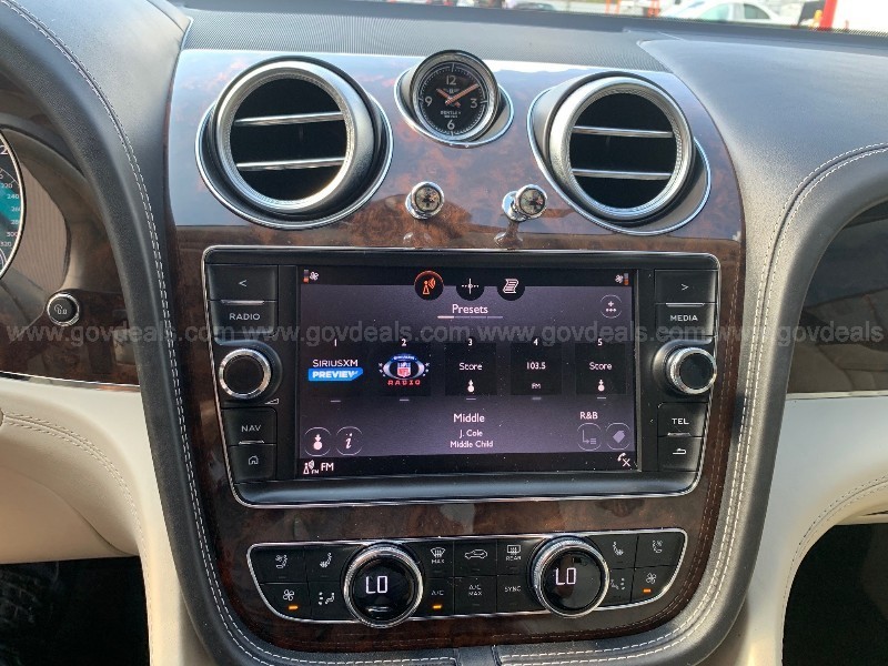 The US Postal Service Has A Bentley Bentayga And It’s Up For Auction