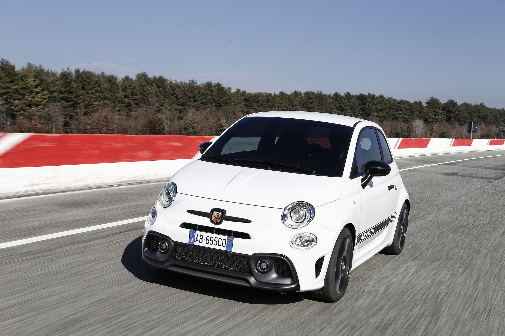 Abarth 595 And 695 Range Updated Again For 2022, Gets Four Customization Packages