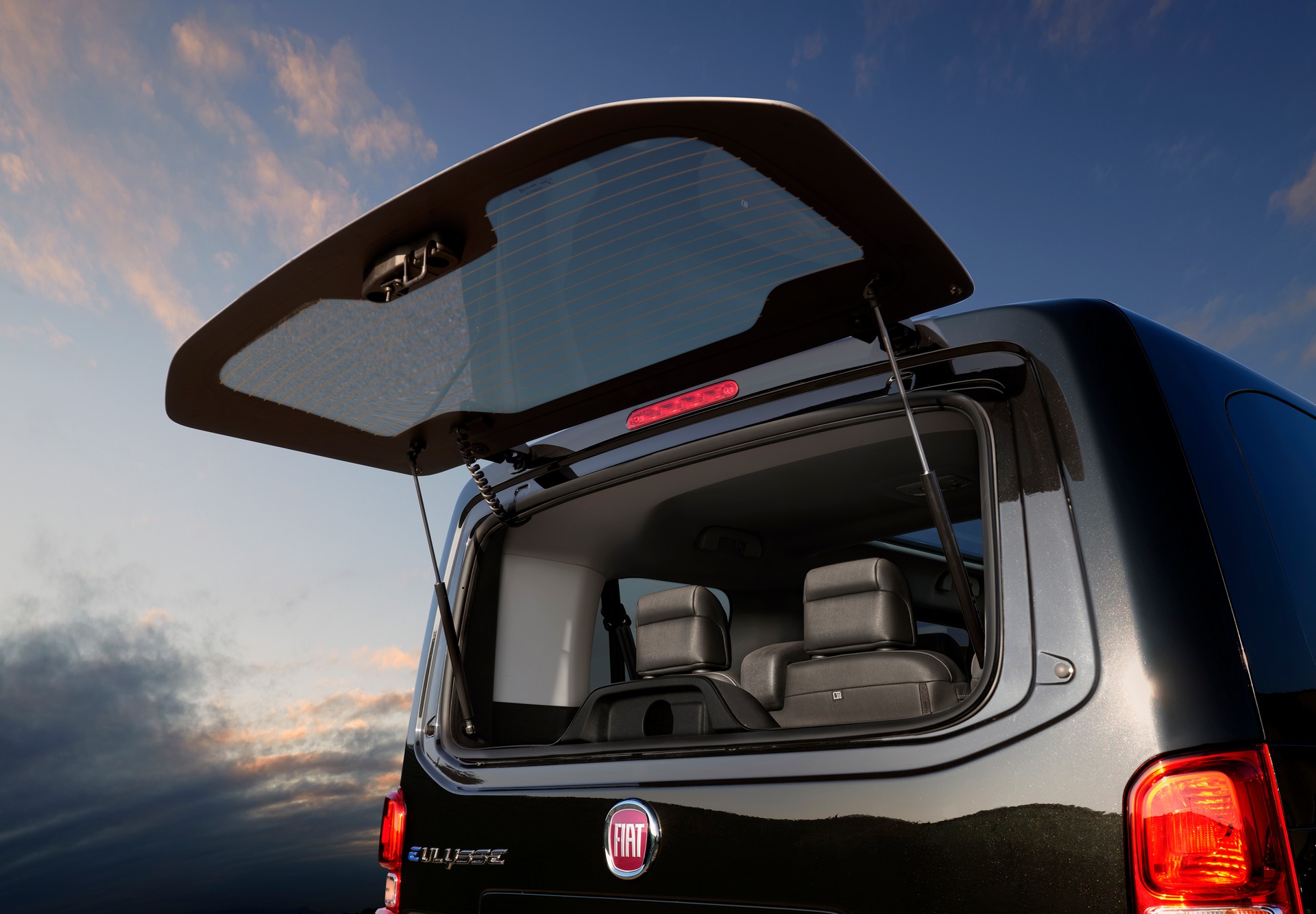 2022 Fiat E-Ulysse Debuts As An Eight-Seat Electric Van Up With To 205 Miles Of Range