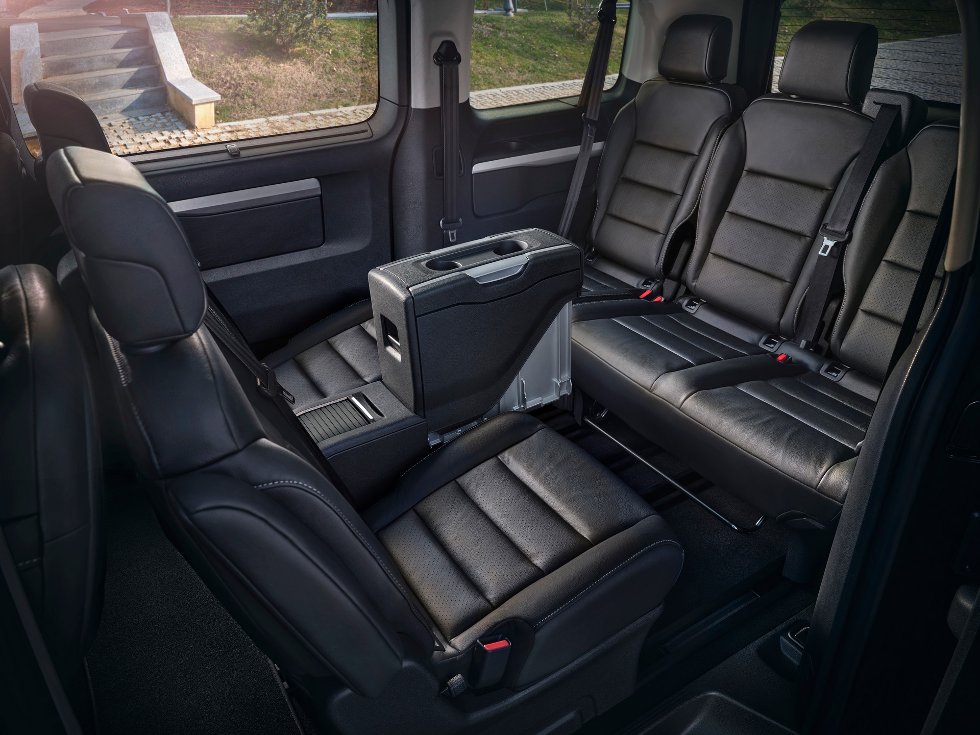 2022 Fiat E-Ulysse Debuts As An Eight-Seat Electric Van Up With To 205 Miles Of Range