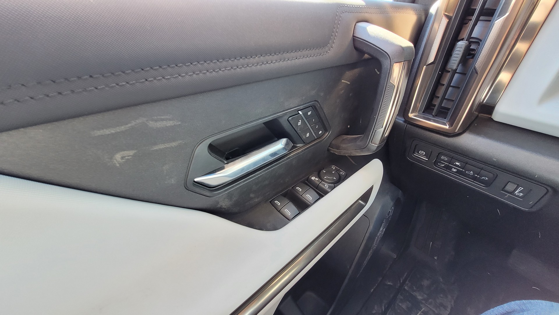 Driven: The 1,000 HP 2022 GMC Hummer EV Pickup Is Wonderfully Ridiculous