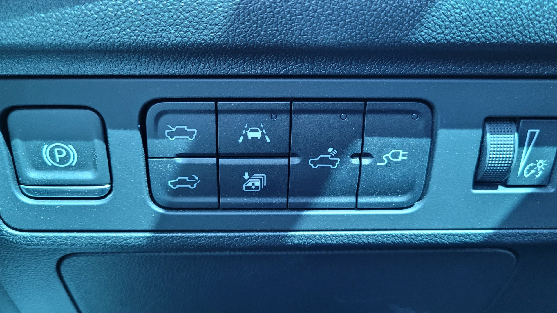 Driven: The 1,000 HP 2022 GMC Hummer EV Pickup Is Wonderfully Ridiculous