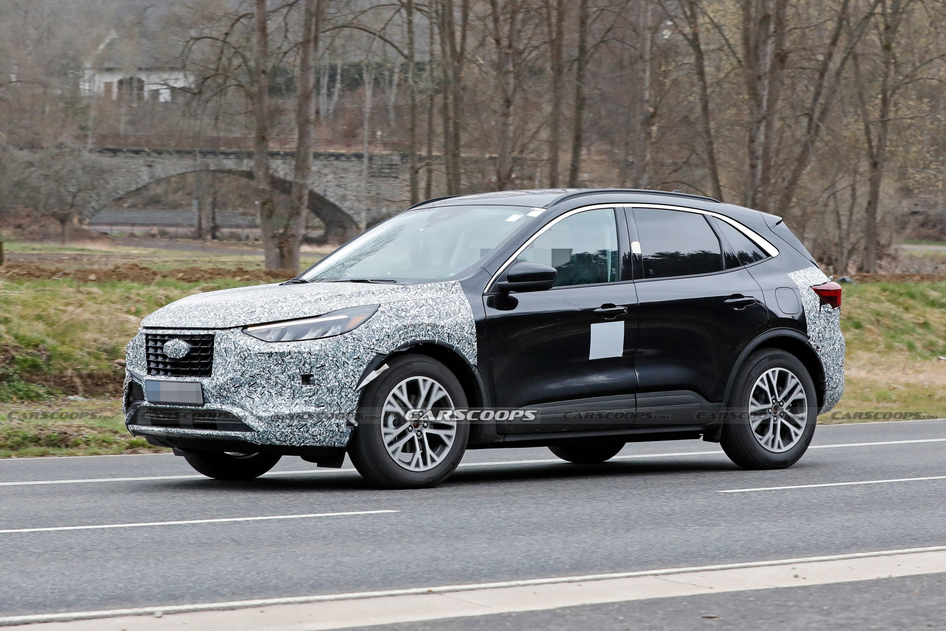 2023 Ford Kuga / Escape Facelift Spied Alongside The Current Model