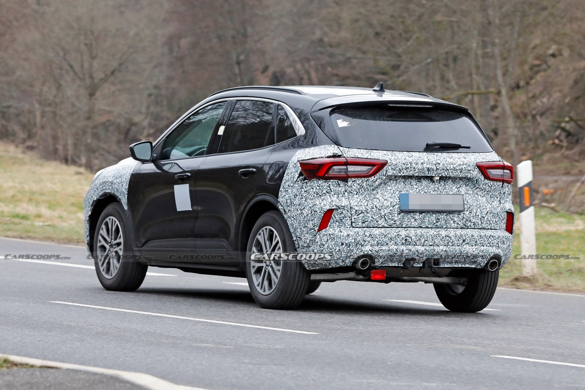 2023 Ford Kuga / Escape Facelift Spied Alongside The Current Model