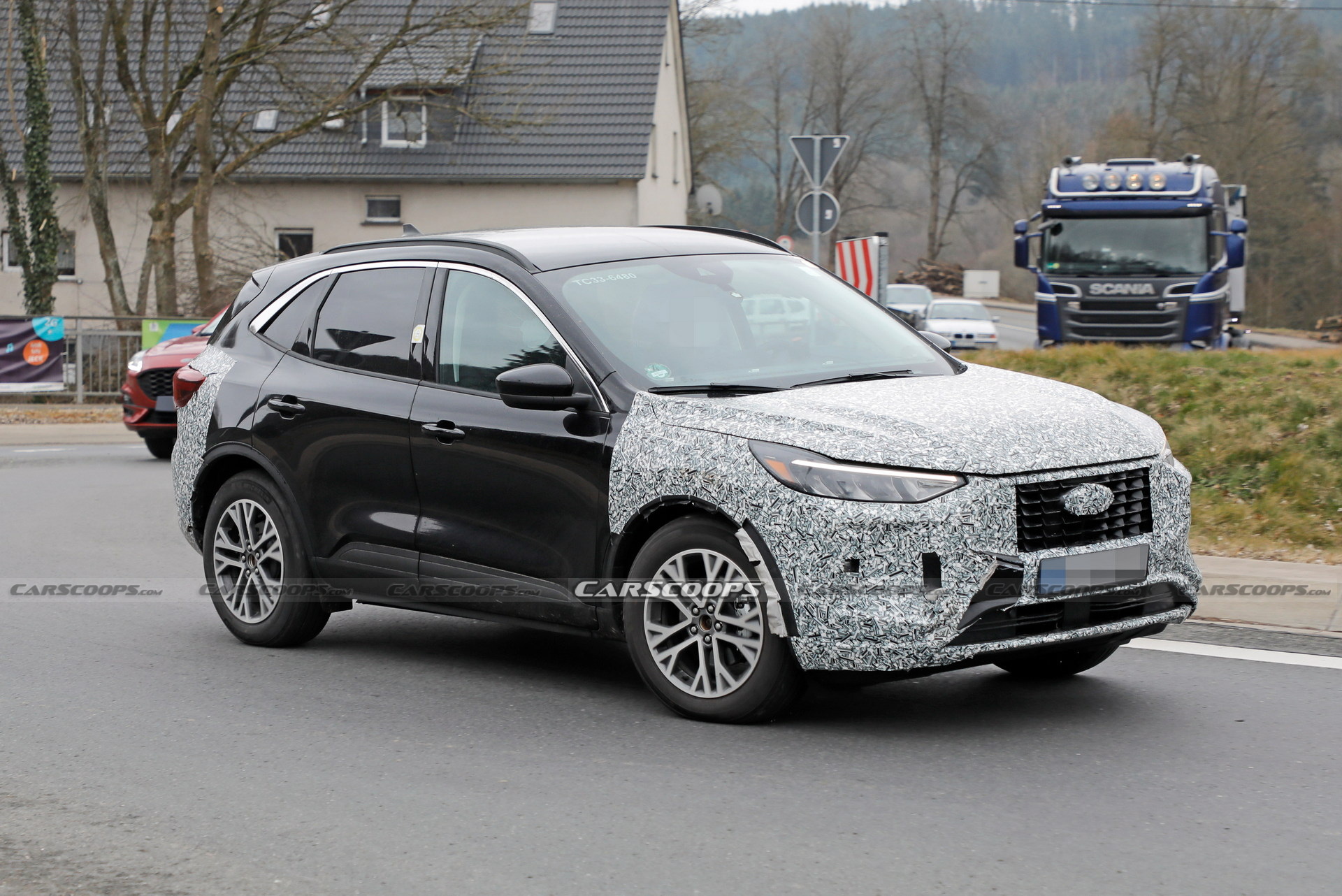 2023 Ford Kuga / Escape Facelift Spied Alongside The Current Model