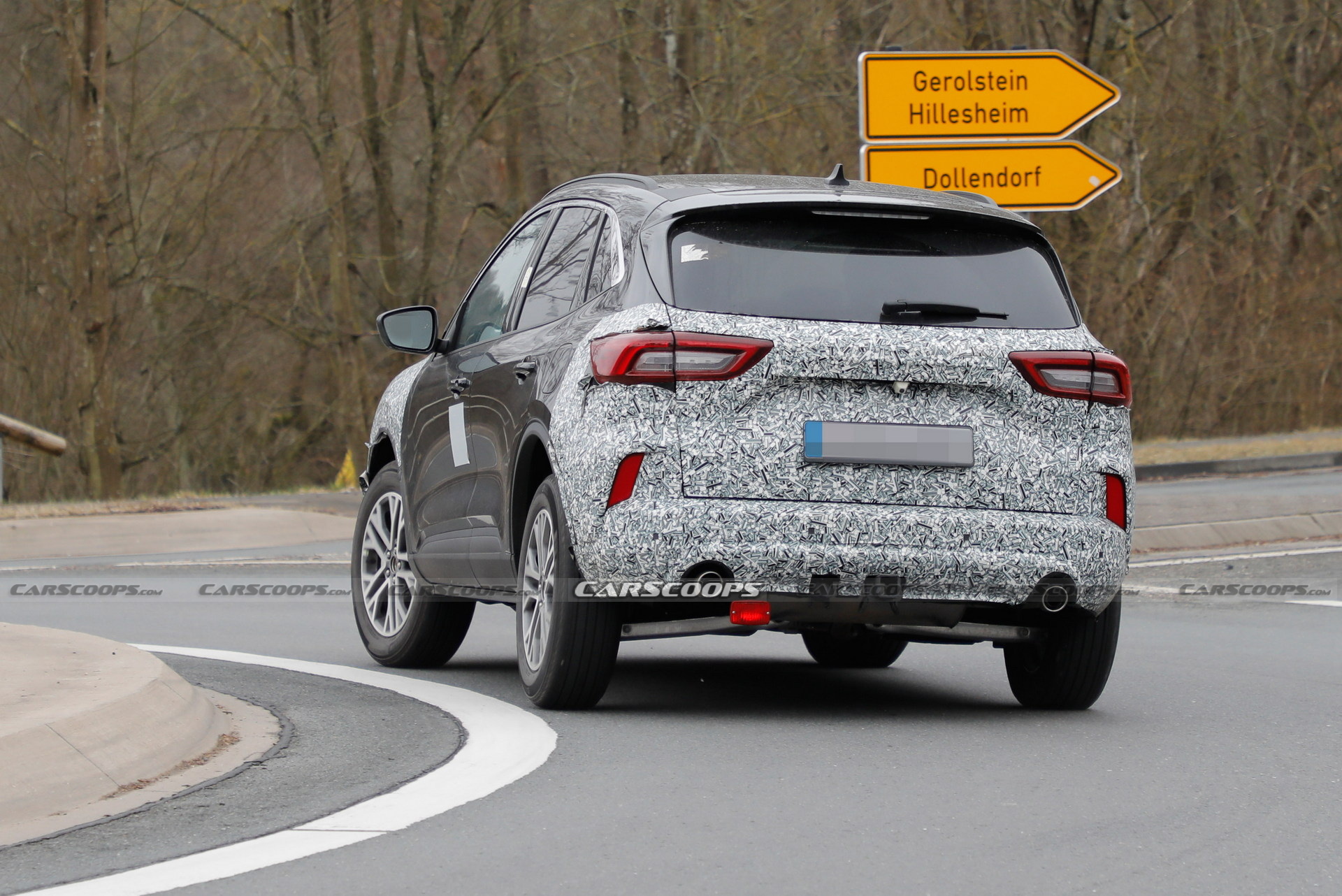 2023 Ford Kuga / Escape Facelift Spied Alongside The Current Model