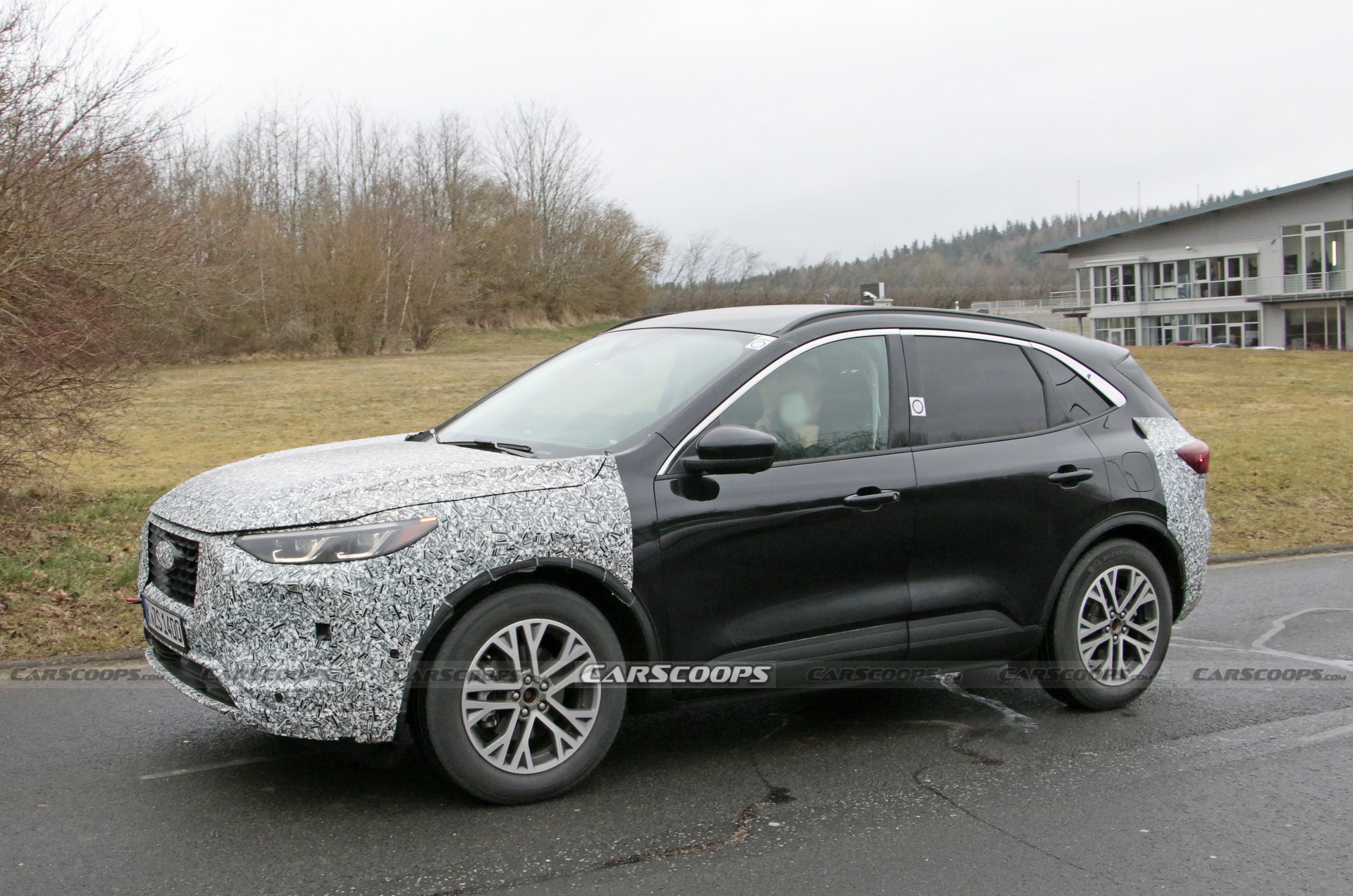 2023 Ford Kuga / Escape Facelift Spied Alongside The Current Model
