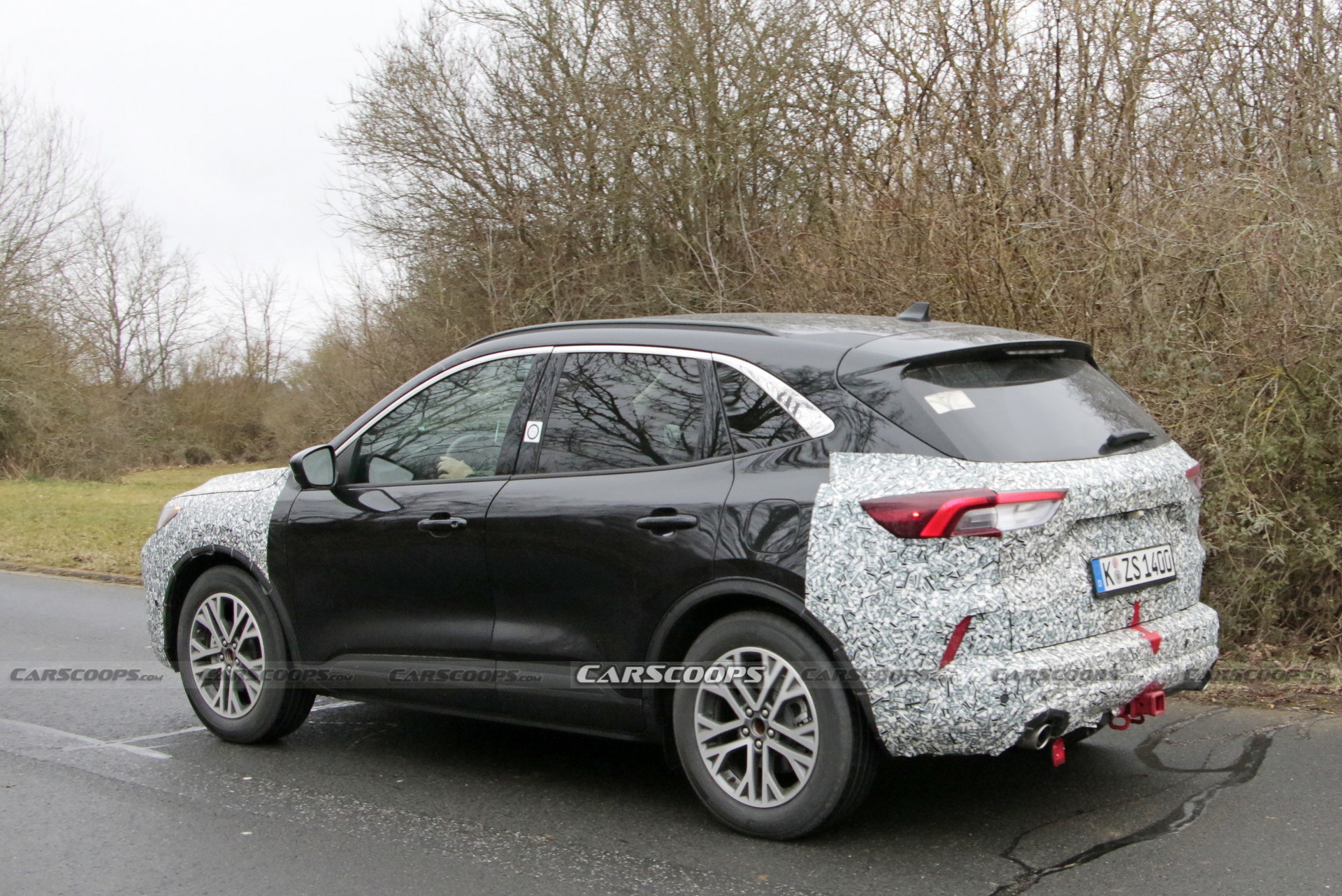2023 Ford Kuga / Escape Facelift Spied Alongside The Current Model