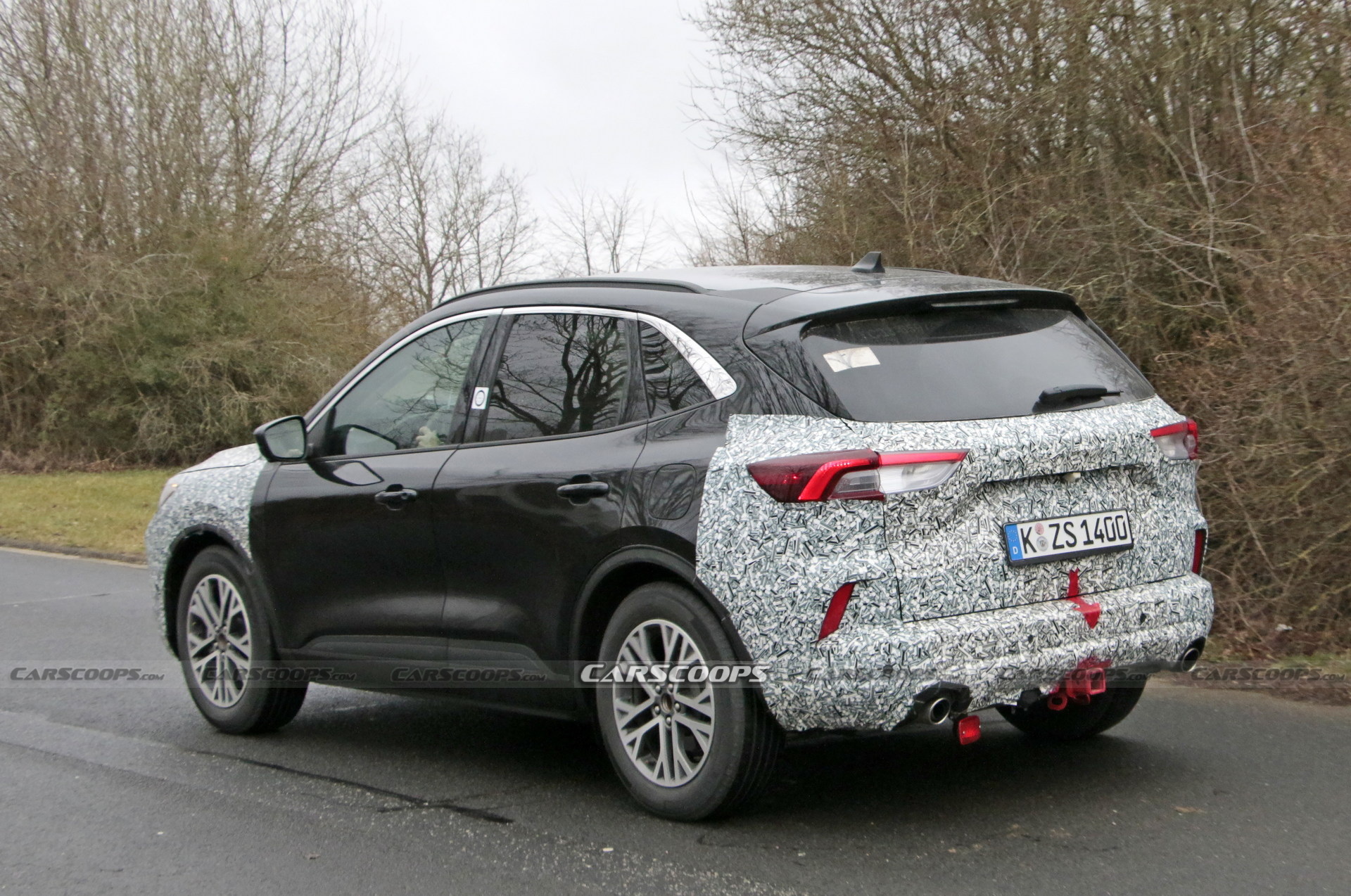 2023 Ford Kuga / Escape Facelift Spied Alongside The Current Model