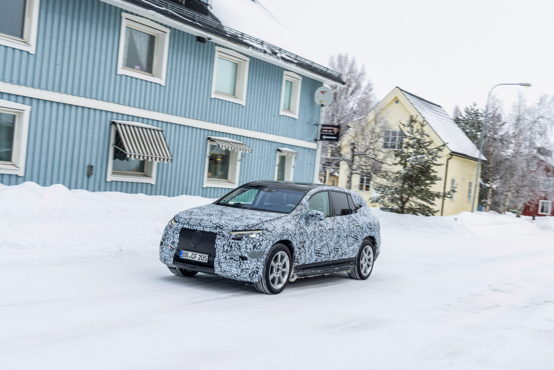 2023 Mercedes EQS SUV Uses Face-Detect Camera Tech To Let Passengers Watch TV, But Not Driver