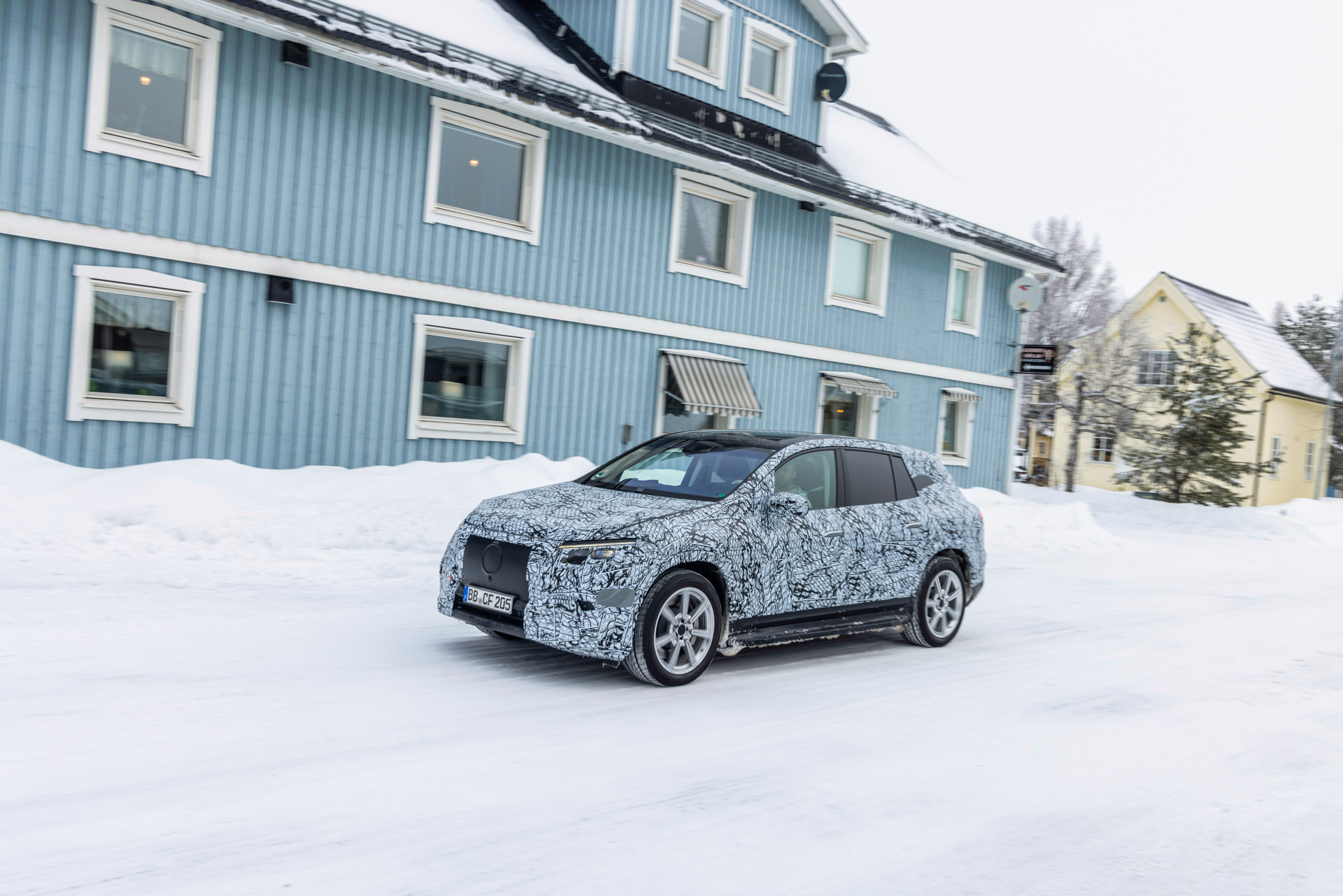 2023 Mercedes EQS SUV Uses Face-Detect Camera Tech To Let Passengers Watch TV, But Not Driver