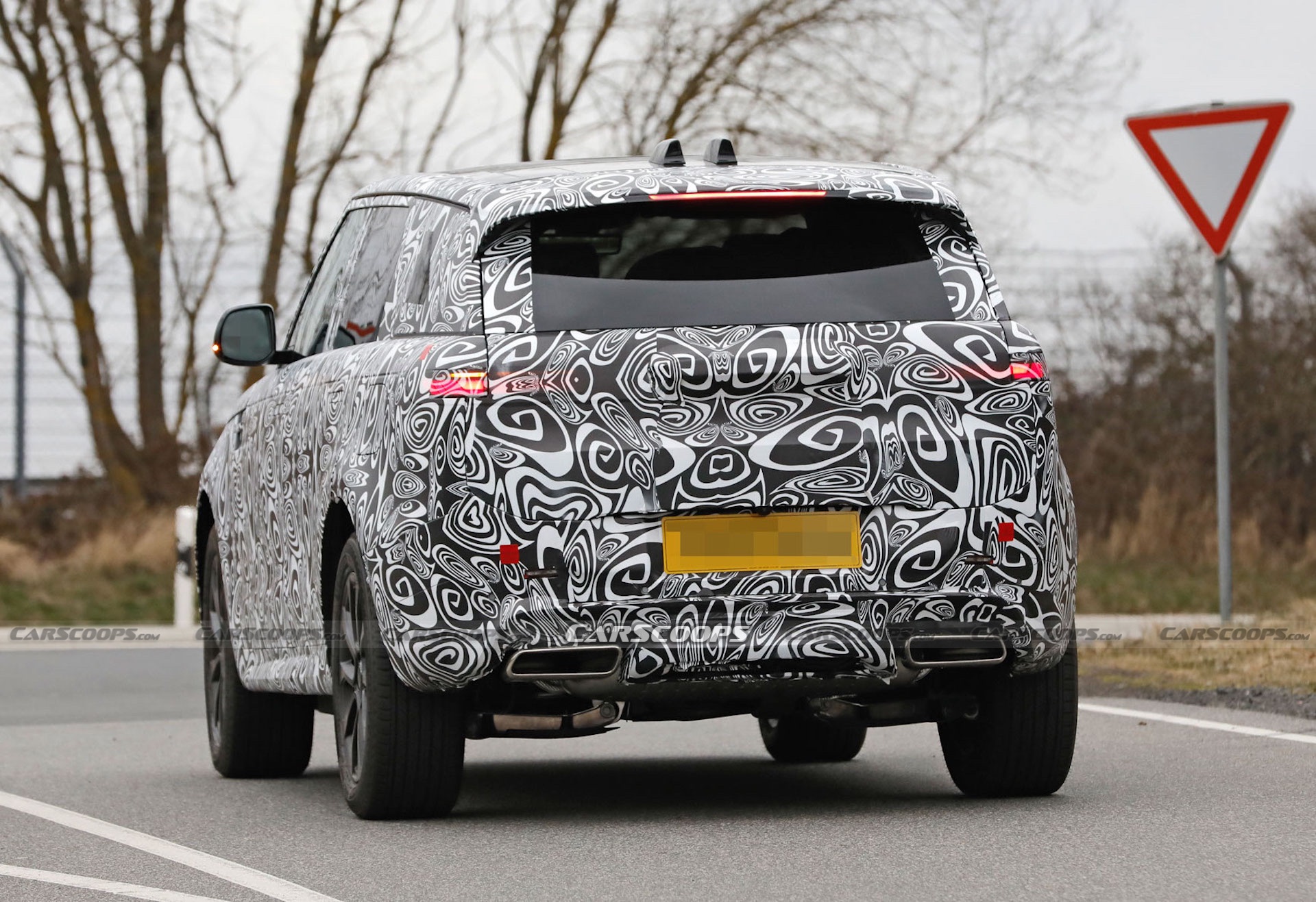 2023 Range Rover Sport PHEV Caught Testing Its Mettle In Porsche’s Back Yard