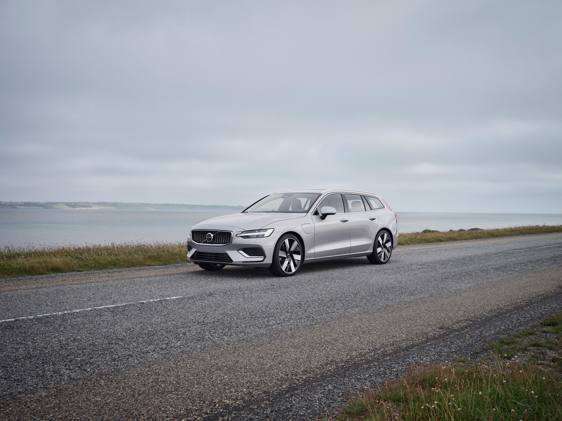 2023 Volvo S60 And V60 Facelift Quietly Unveiled With Subtle Changes And An Android-Based Infotainment