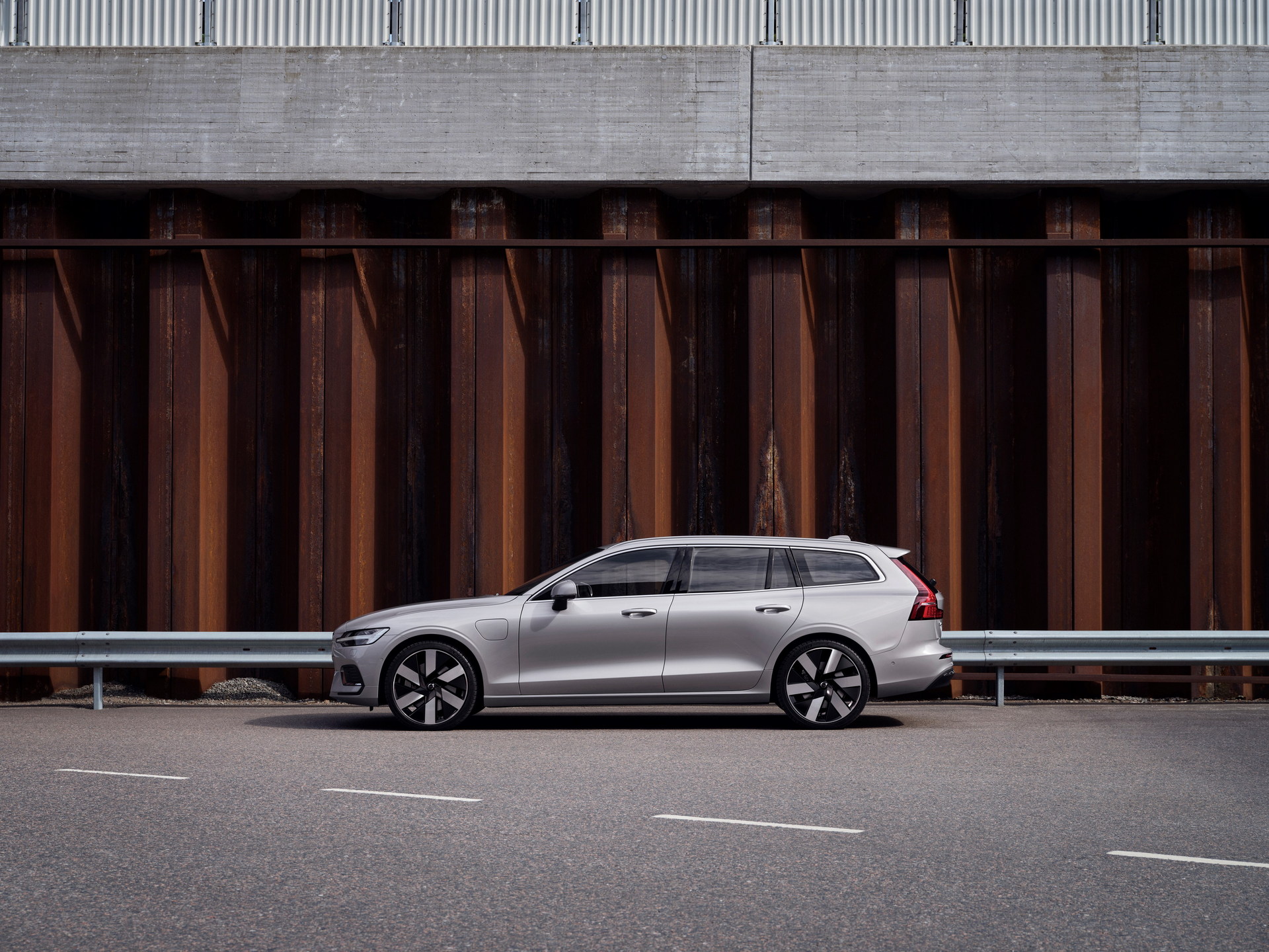 2023 Volvo S60 And V60 Facelift Quietly Unveiled With Subtle Changes And An Android-Based Infotainment