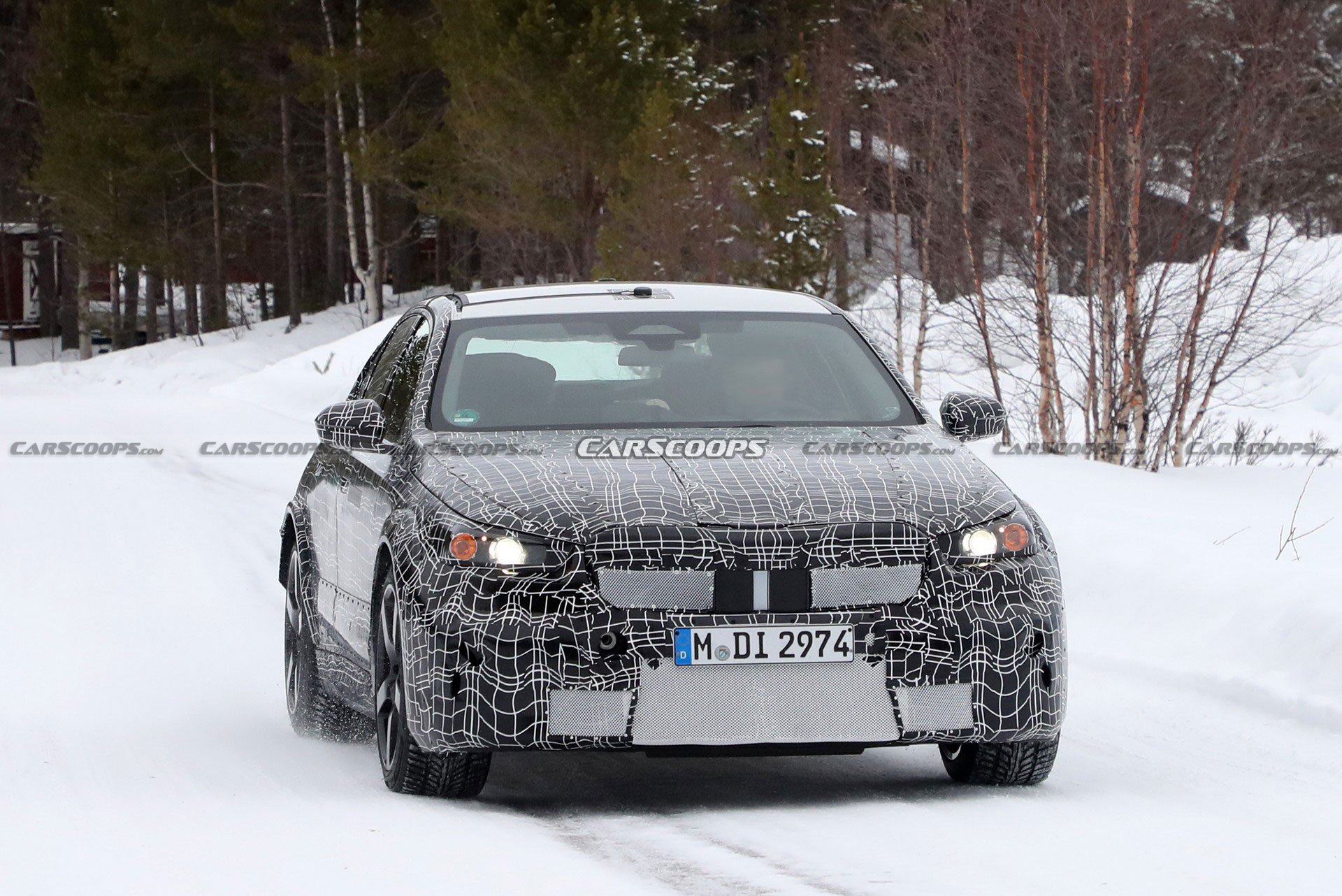 2024 BMW M5 Will Embrace Electrification, Prototype Spotted Wearing Hybrid Badges