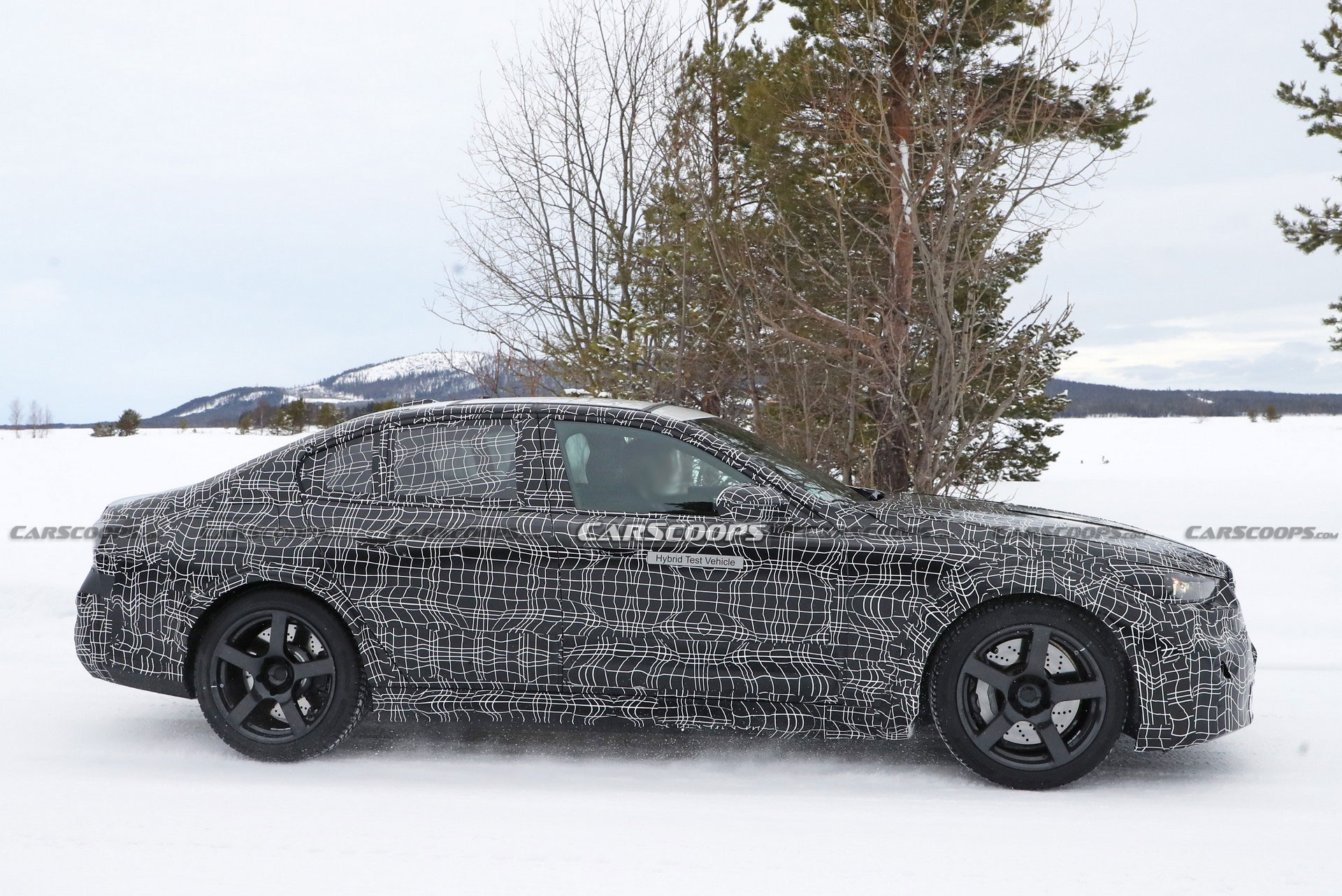 2024 BMW M5 Will Embrace Electrification, Prototype Spotted Wearing Hybrid Badges