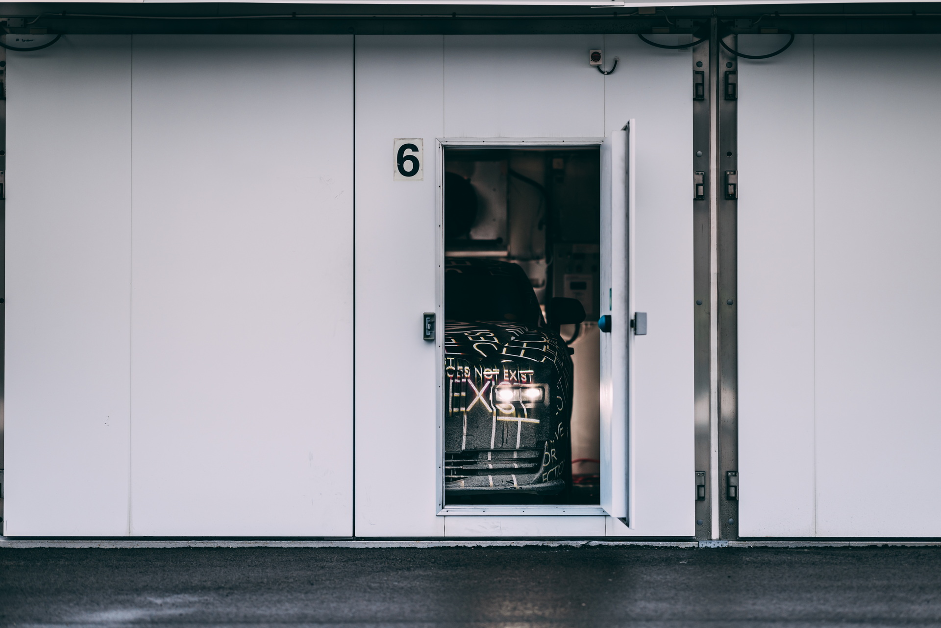 Rolls Royce Boss Says They Are “Educating” The Electric Spectre “To Think And Behave Like A Rolls Royce”