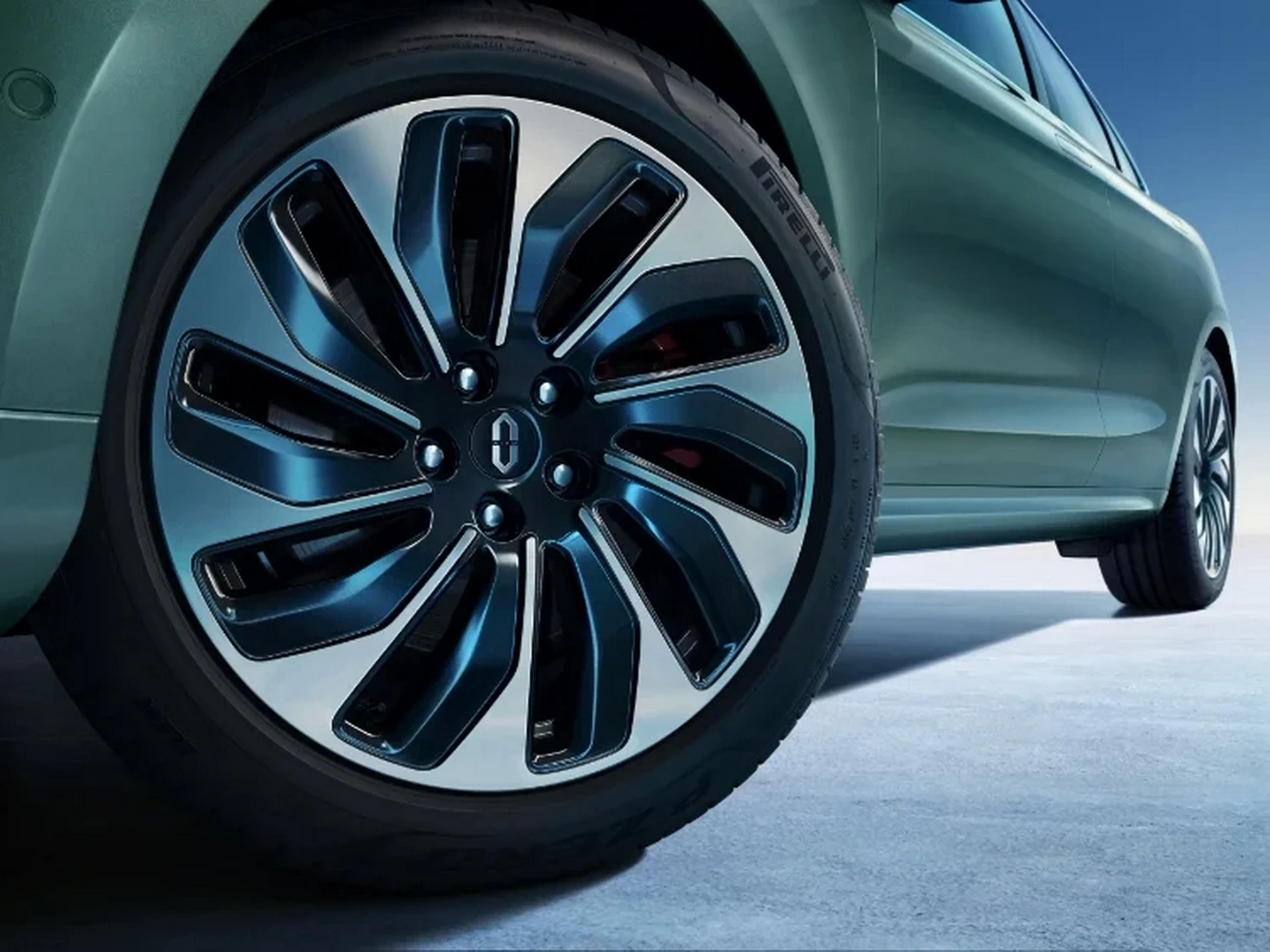 Aito M5 PHEV SUV Launched In China With Huawei Tech And Range-Extender ICE