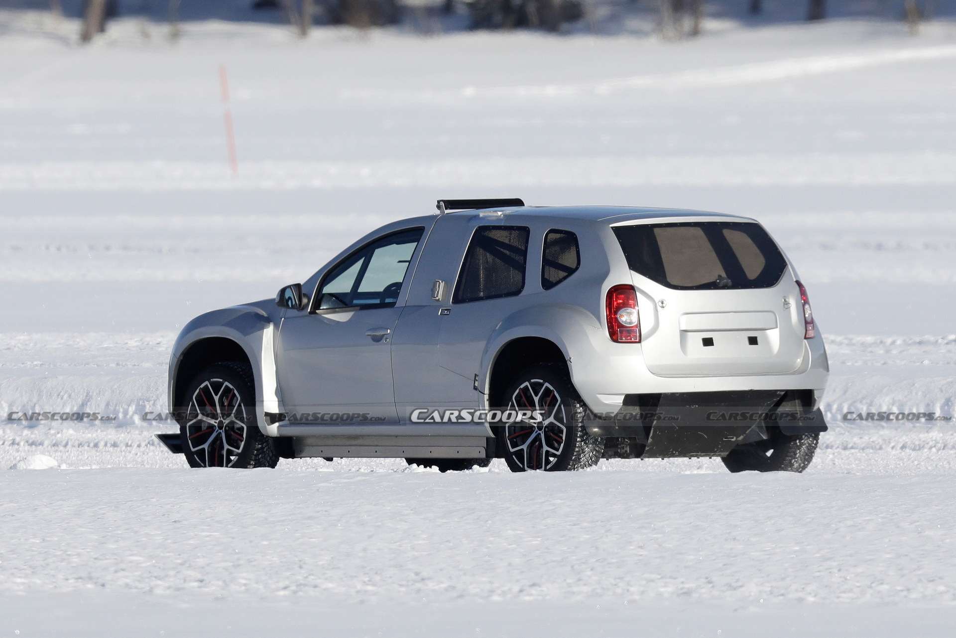 Alpine’s 2025 Electric SUV Mule Spied With Dacia Duster Body, Megane RS Trophy Wheels