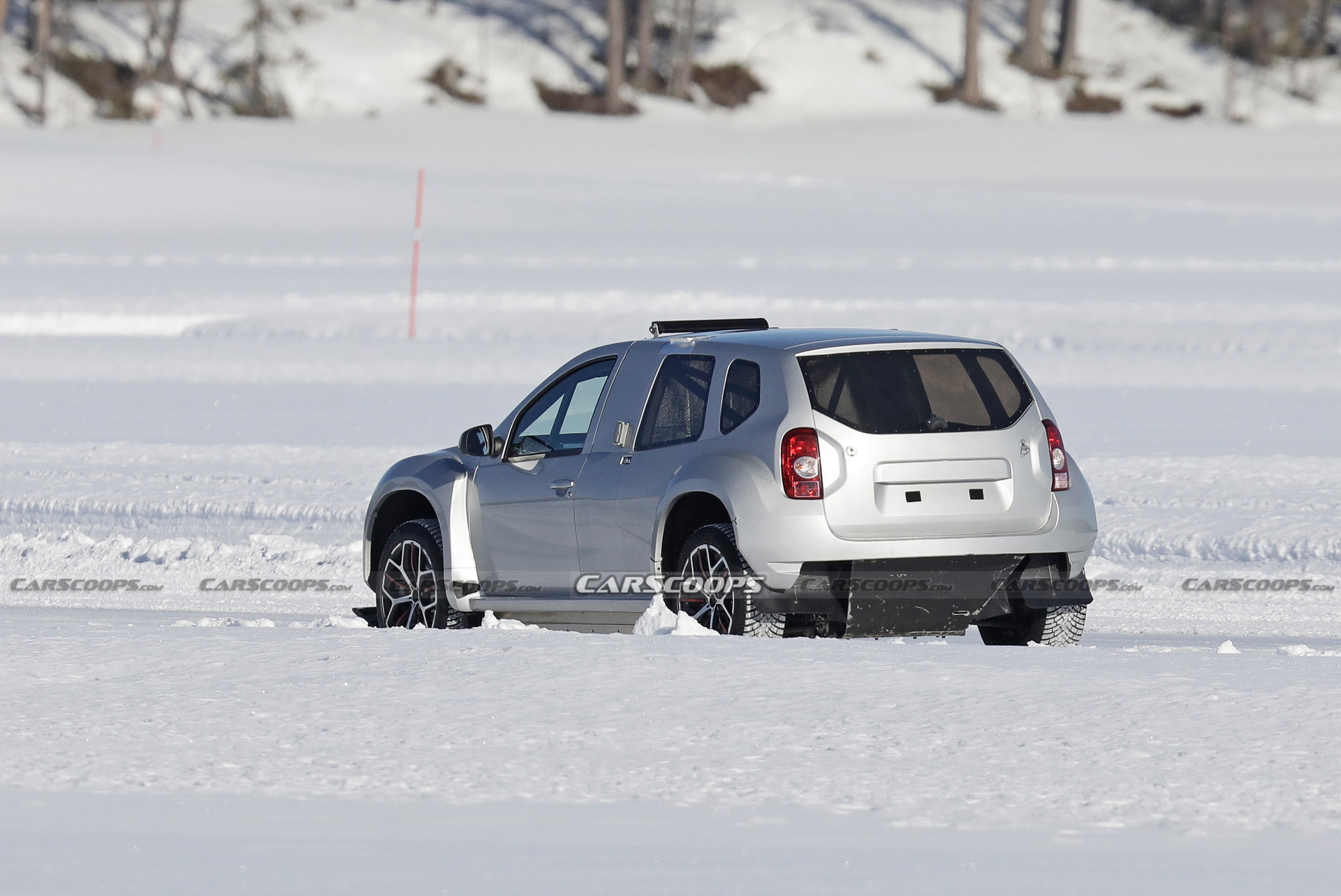 Alpine’s 2025 Electric SUV Mule Spied With Dacia Duster Body, Megane RS Trophy Wheels