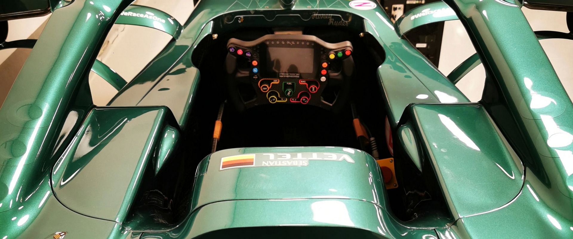 Vettel dispose d'une simulateur Aston Martin F1 chez lui