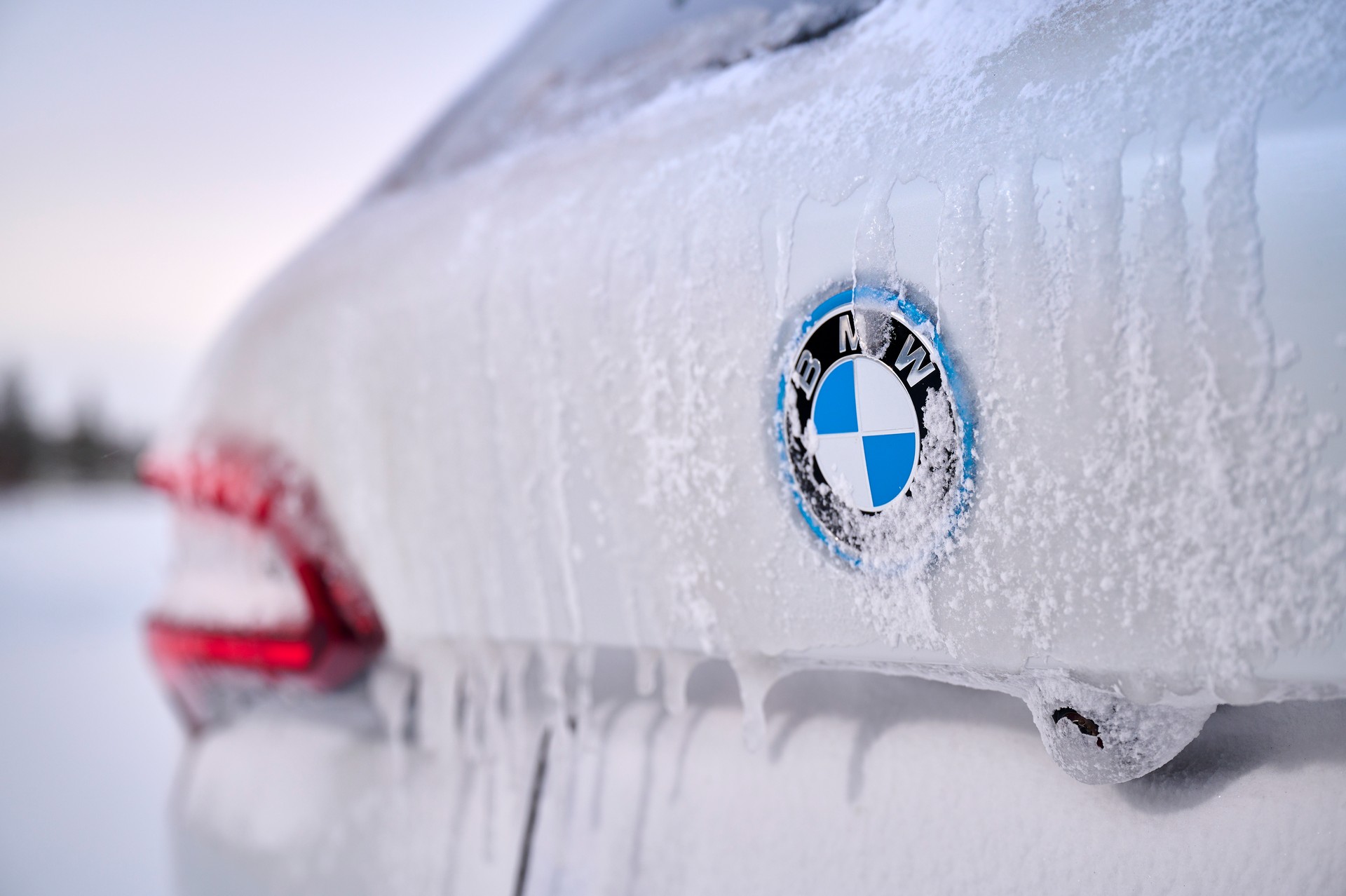 BMW iX5 Hydrogen Wrapping Up Winter Testing, Limited Production Slated For Later This Year
