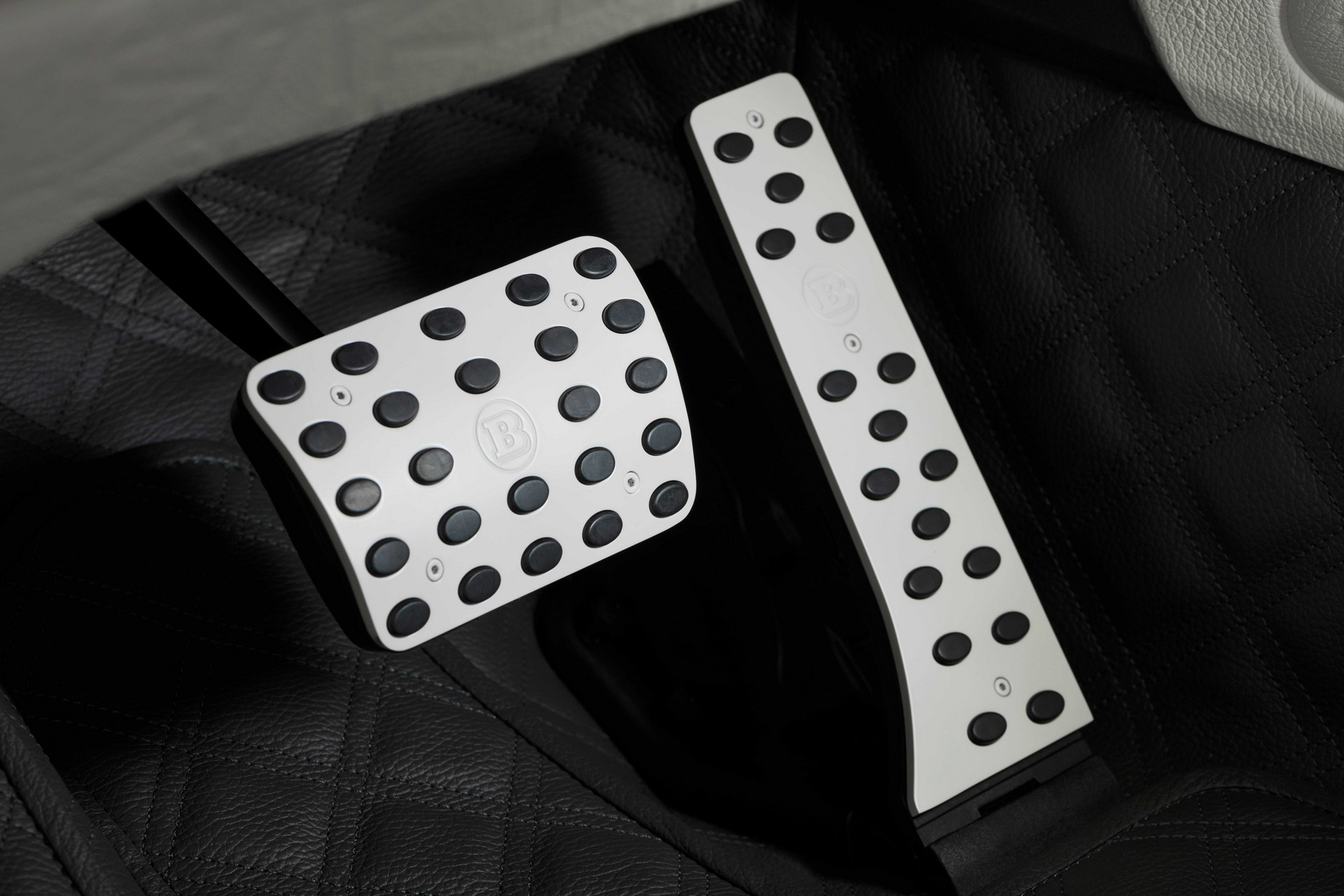 Brabus Creates Its Latest 800 XLP G-Class Adventure Dubbed ‘Superwhite’