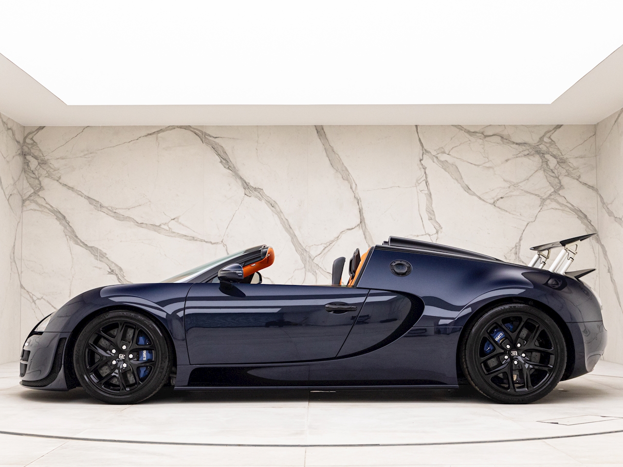 Bugatti Veyron Grand Sport Vitesse Looks Dapper In Dark Blue Carbon Fiber
