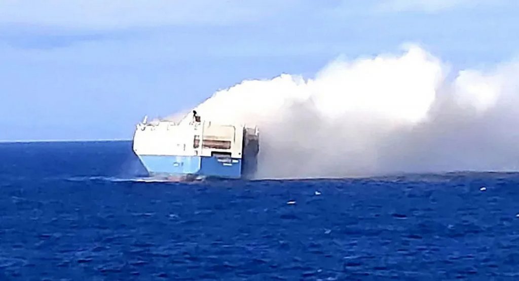 The Ship That Caught Fire While Carrying Thousands Of VWs, Porsches, And Lamborghinis Has Sunk