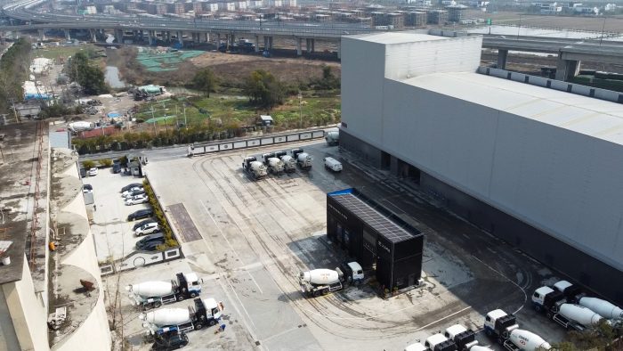 Geely Now Has A Battery Swap Station For Cement Trucks