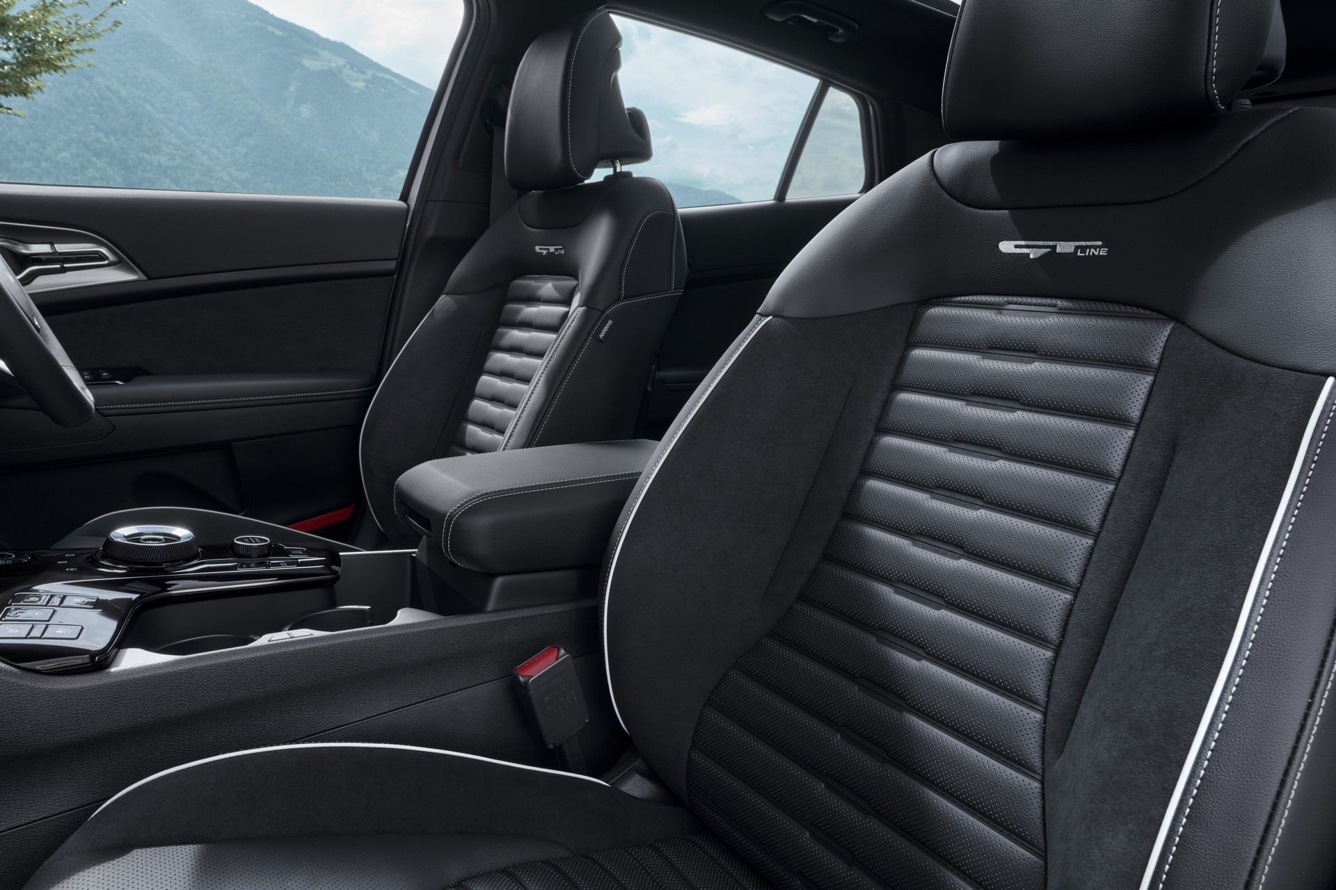 2022 Kia Sportage Plug-In Hybrid Has 43 Miles Of EV Range In The UK