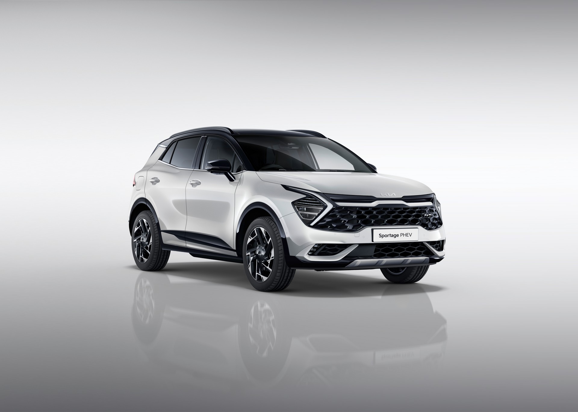 2022 Kia Sportage Plug-In Hybrid Has 43 Miles Of EV Range In The UK