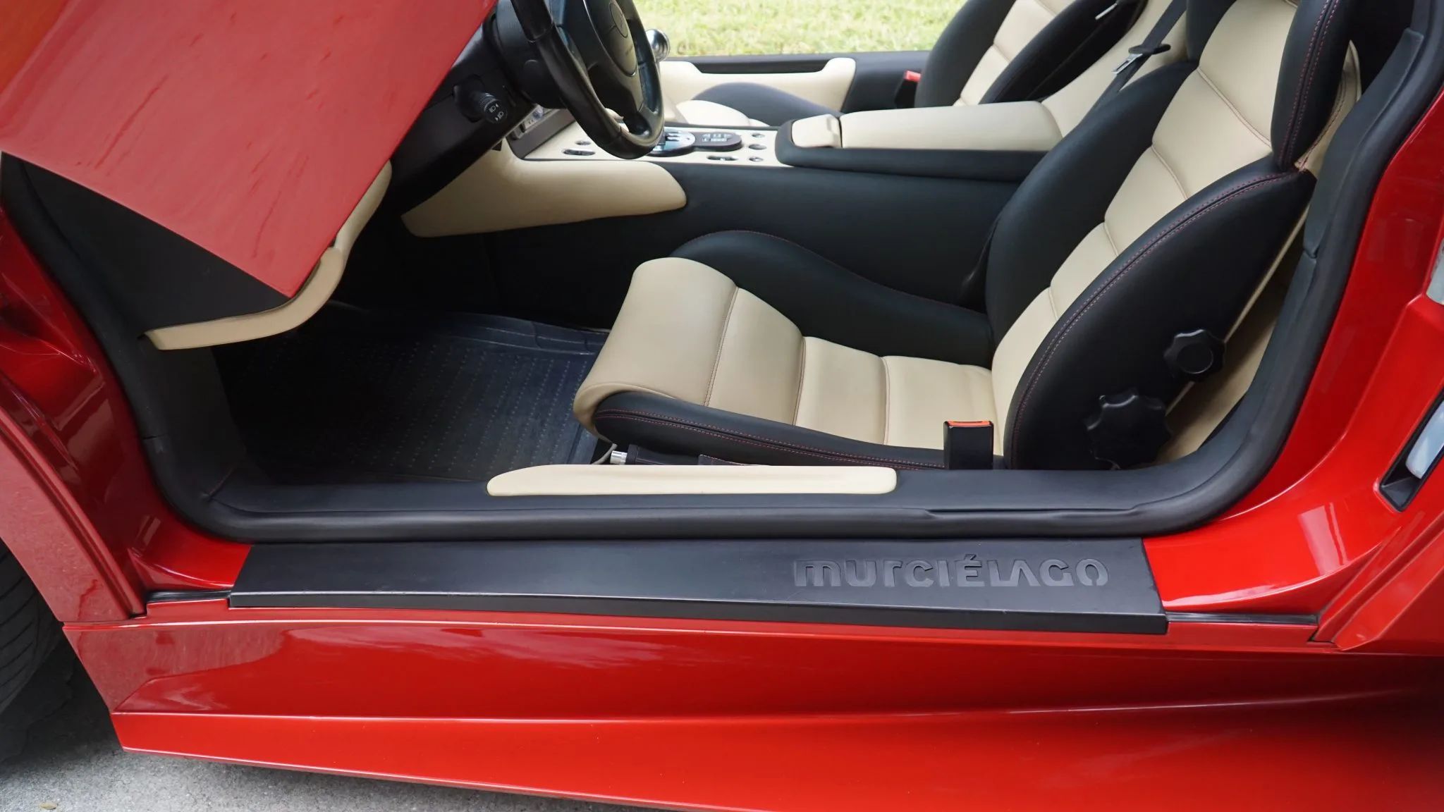 Turn Heads And Drop Jaws With This Manual Lamborghini Murcielago