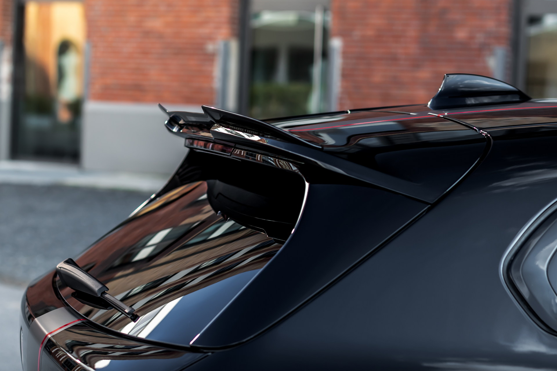 Manhart MH1 350 Brings The BMW 1-Series Well Into The Hot Hatch Game