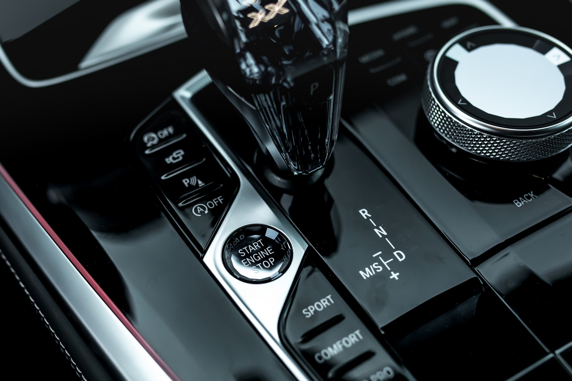 Manhart Lifts The BMW X7 M50i To 650 HP With Series Of Upgrades