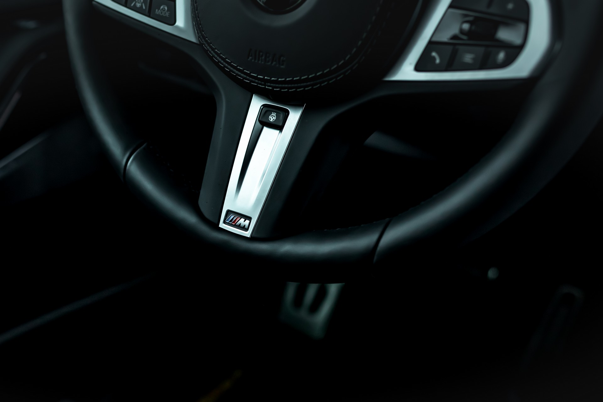 Manhart Lifts The BMW X7 M50i To 650 HP With Series Of Upgrades