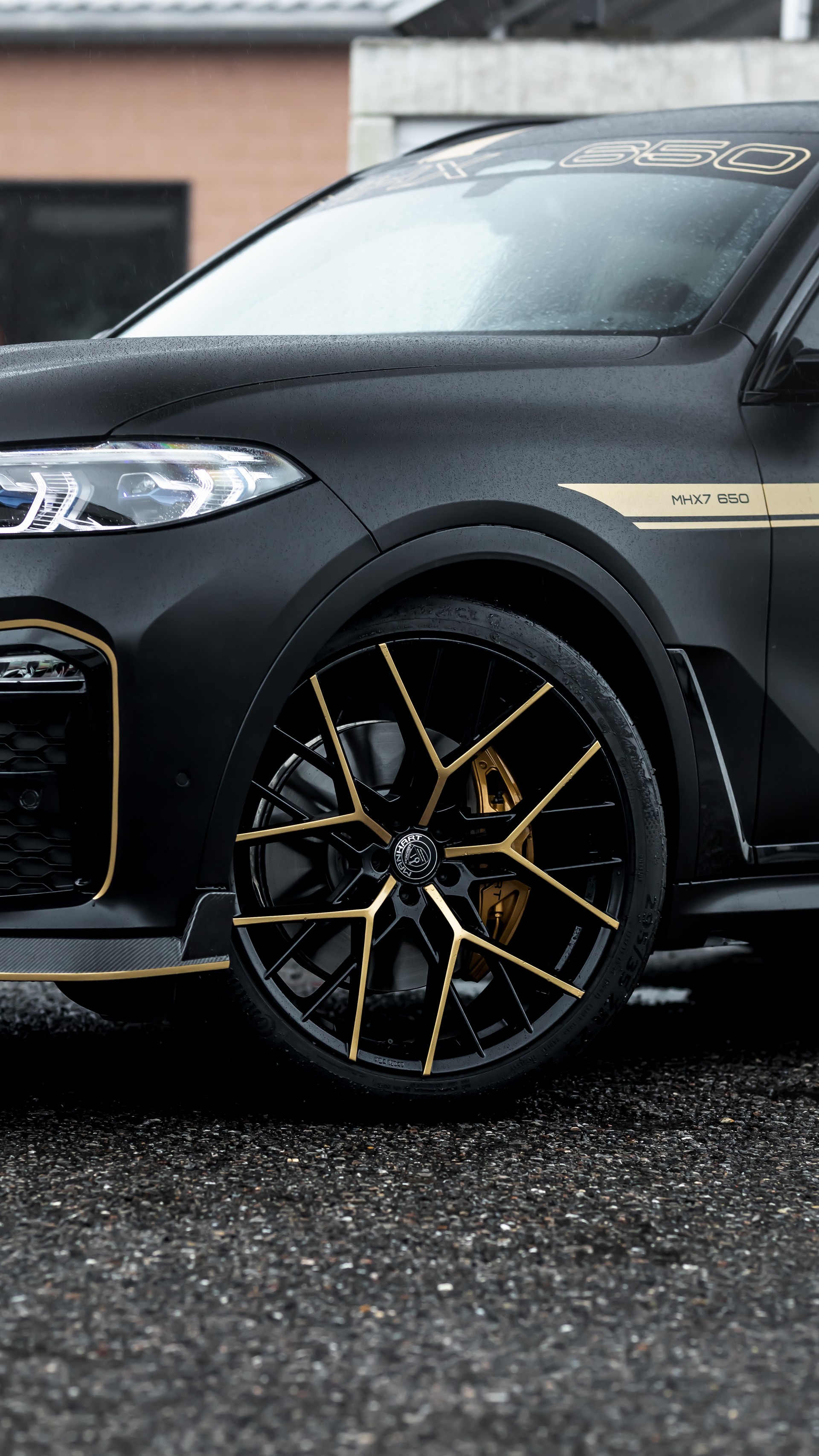 Manhart Lifts The BMW X7 M50i To 650 HP With Series Of Upgrades