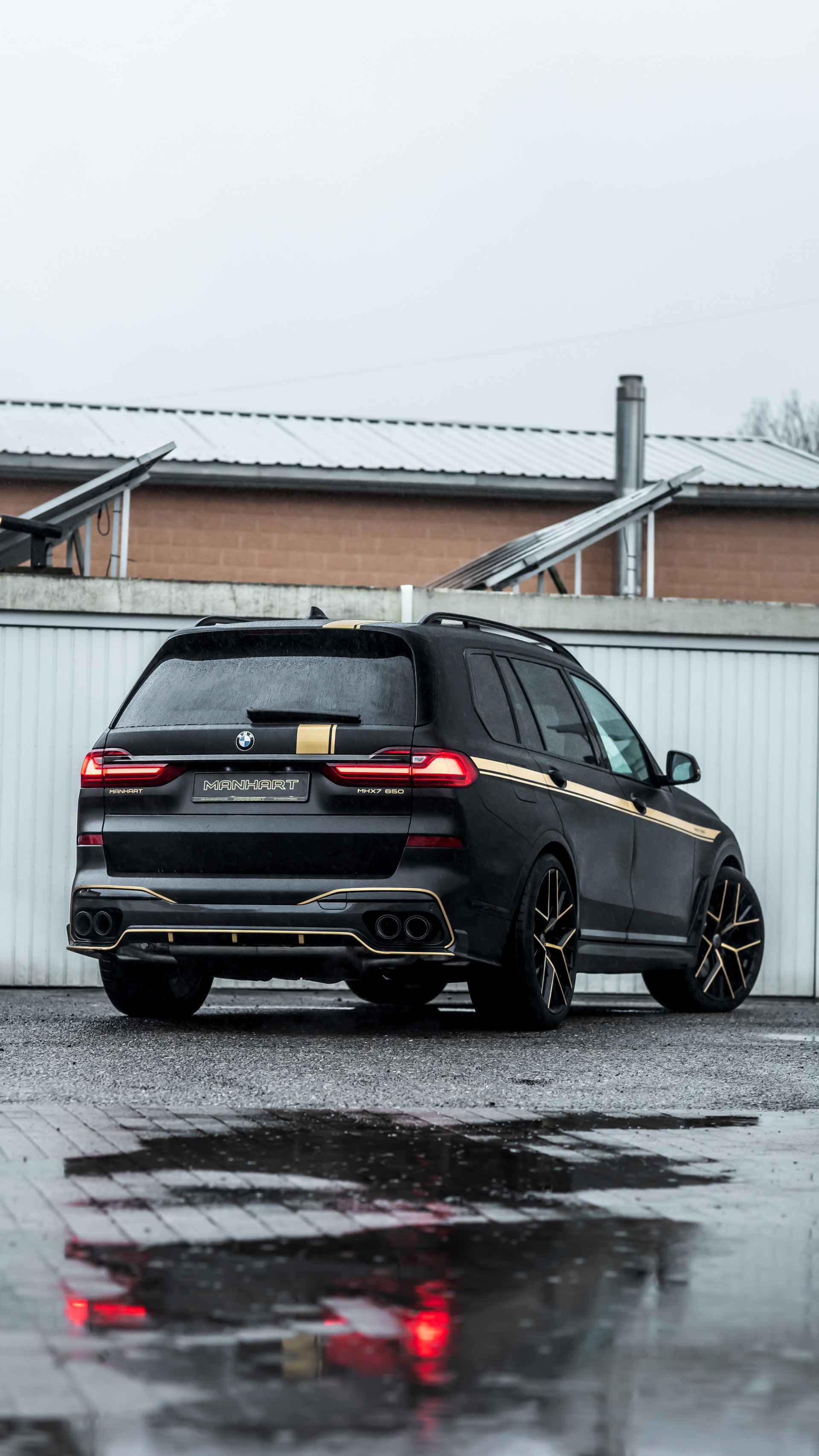 Manhart Lifts The BMW X7 M50i To 650 HP With Series Of Upgrades