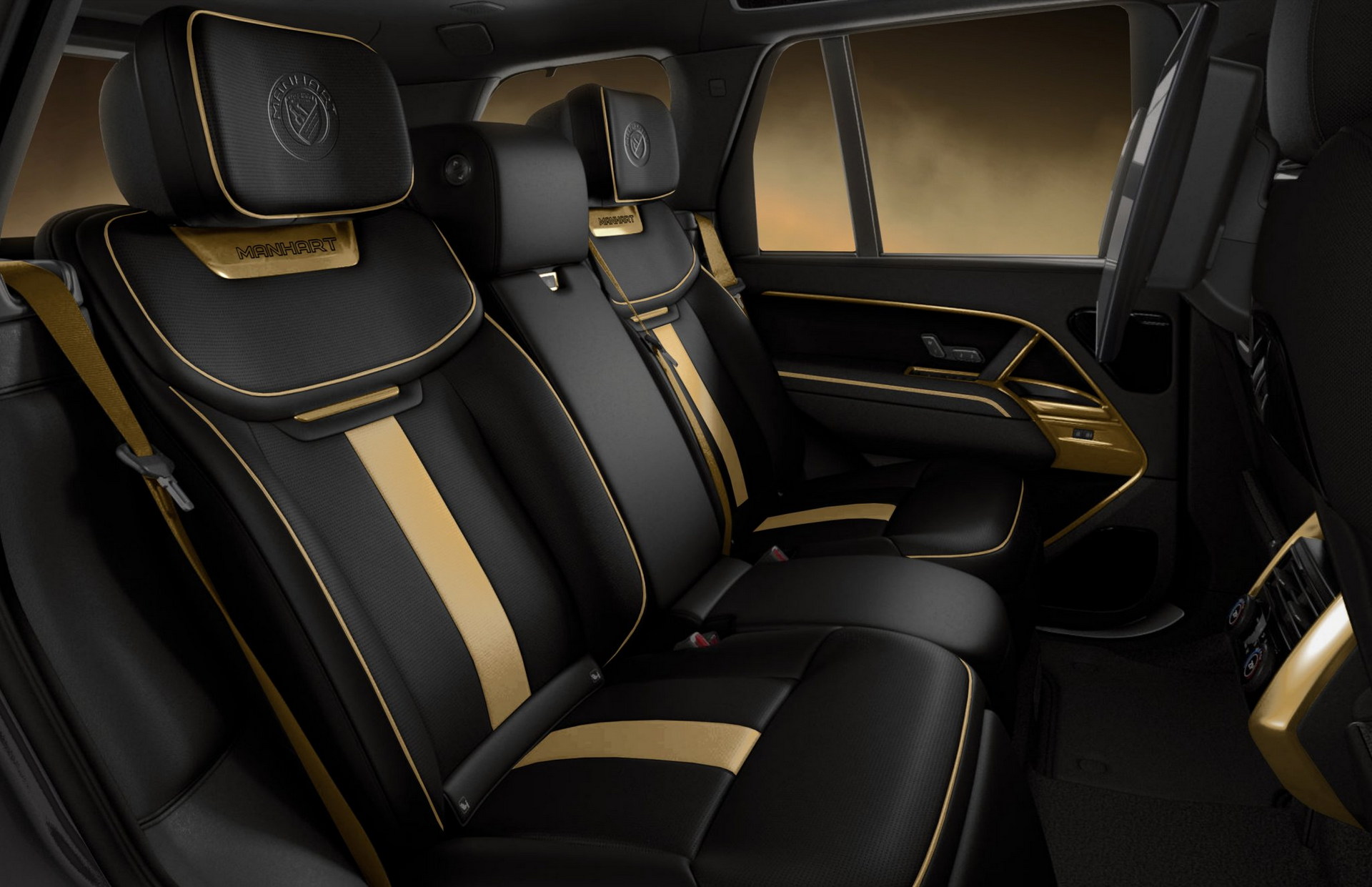 Manhart’s Vogue RV 650 Is An Opulent Black And Gold Range Rover For The Middle East