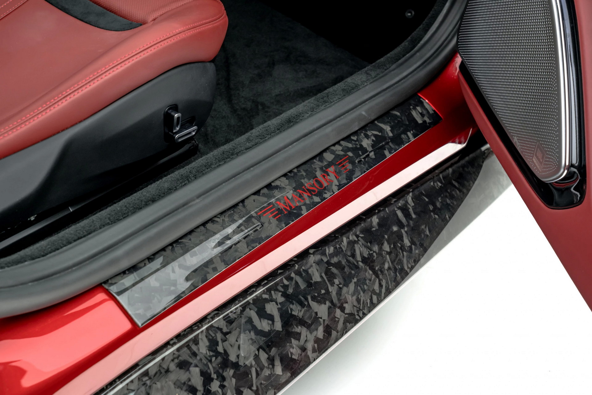 Mansory’s Ferrari Roma Is A 700 HP Drama Queen