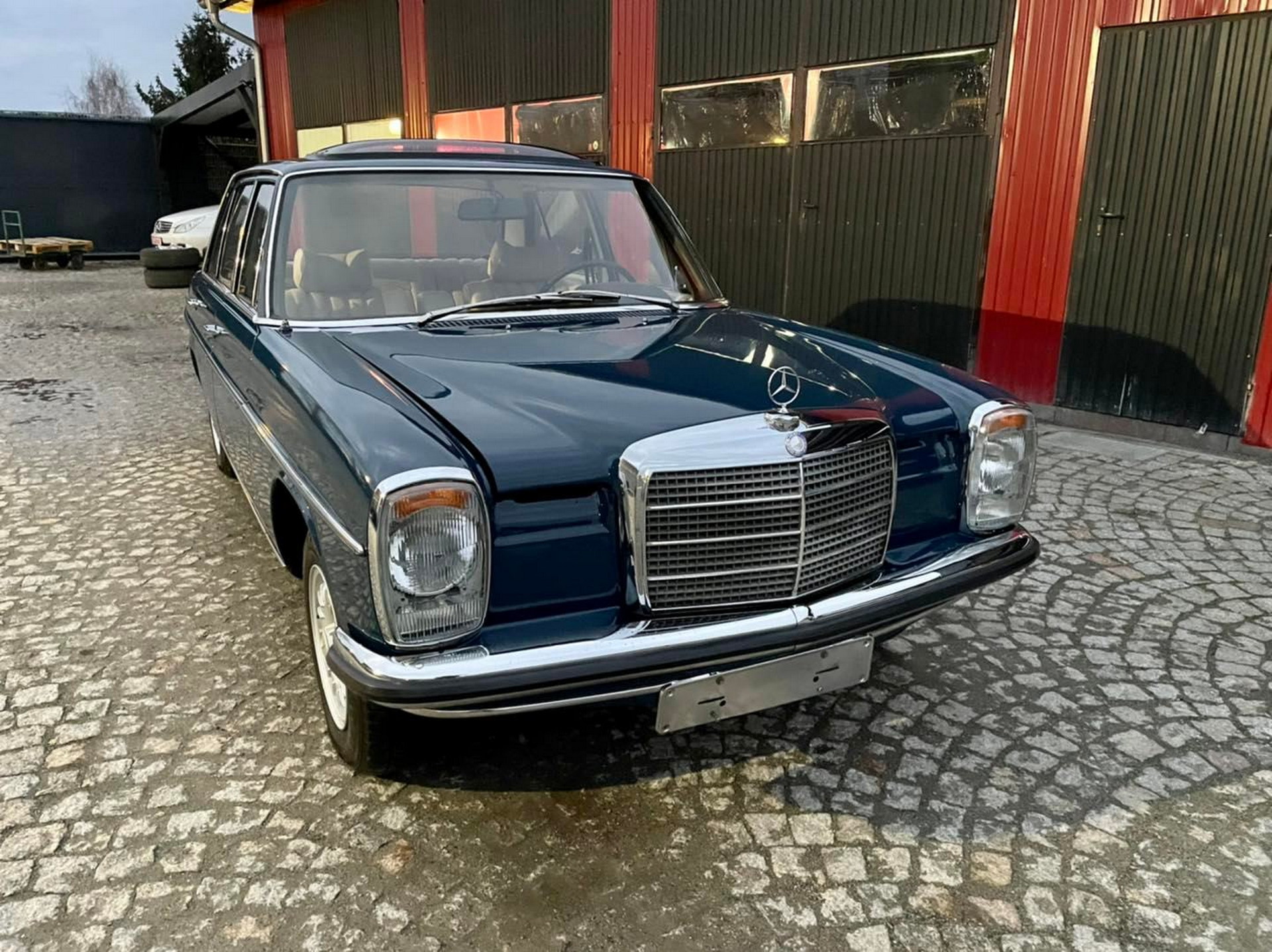 This 50-Year-Old Mercedes W114 Comes From A Time When Cars Were Supposed To Last Forever