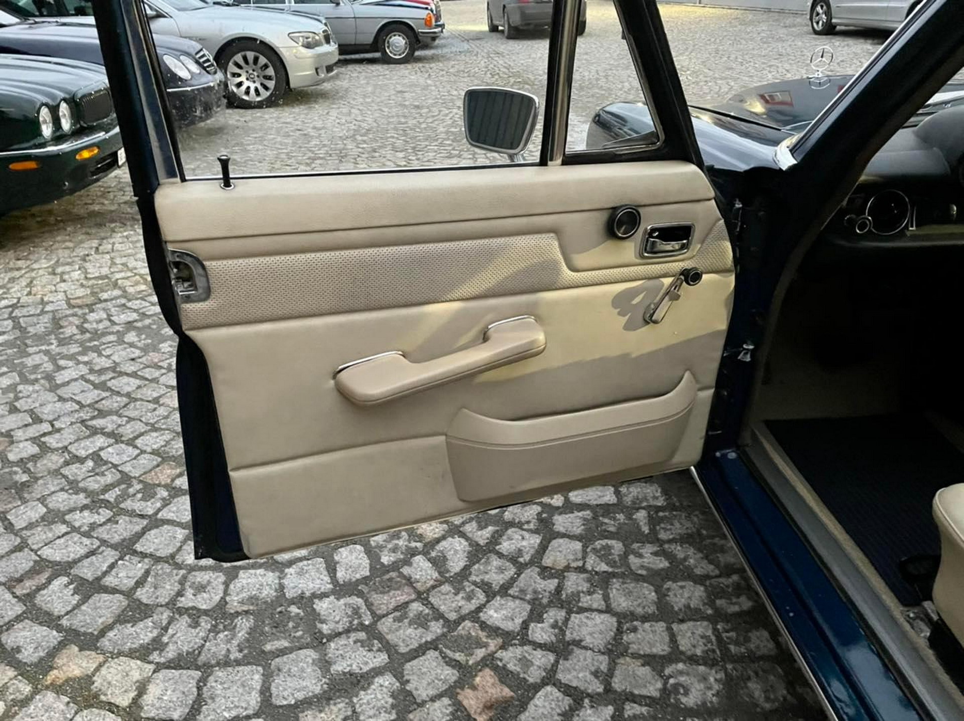 This 50-Year-Old Mercedes W114 Comes From A Time When Cars Were Supposed To Last Forever