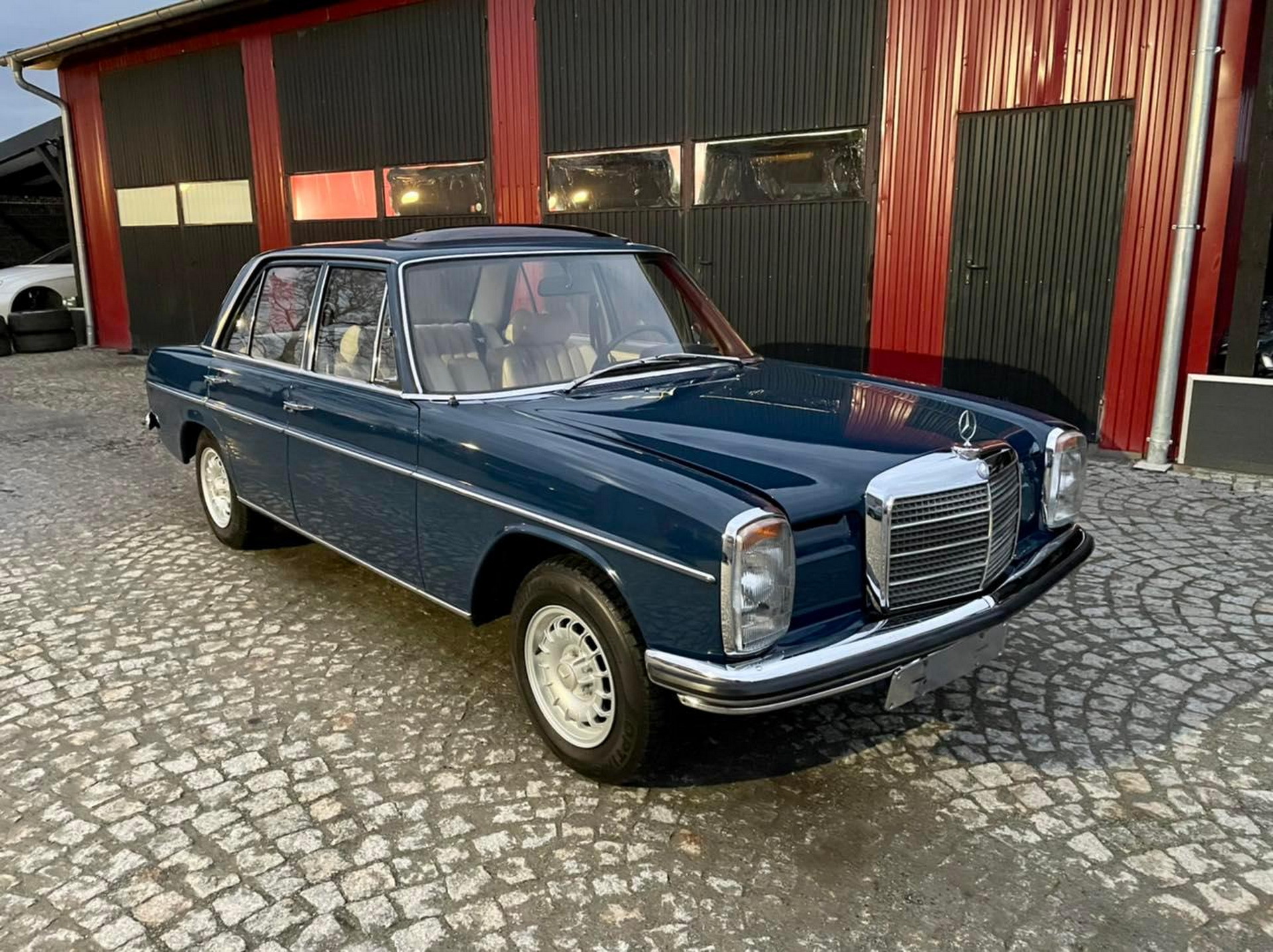 This 50-Year-Old Mercedes W114 Comes From A Time When Cars Were Supposed To Last Forever
