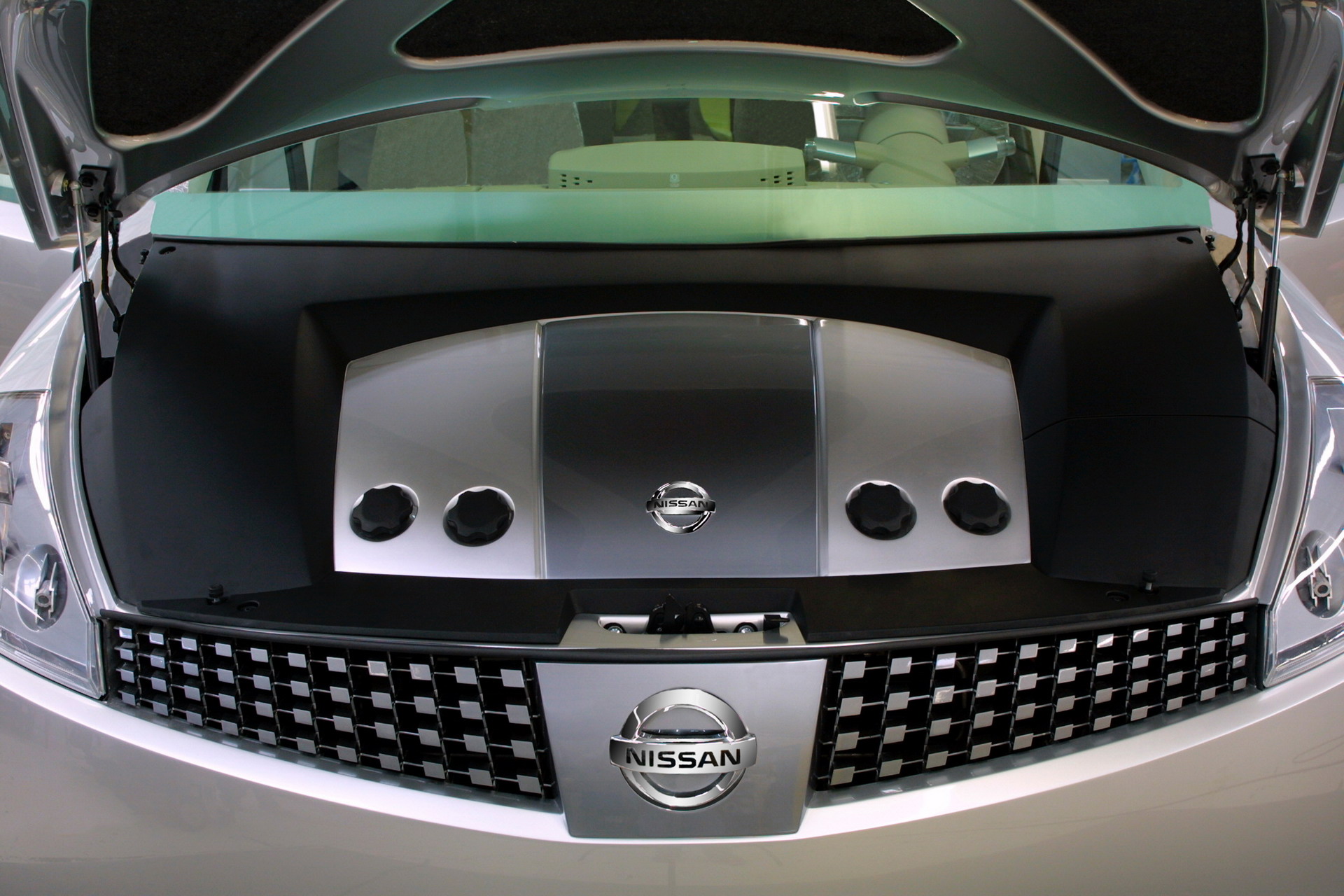 Nissan Sadly Sent These Two Old Concept Cars To The Junkyard To Be Crushed And Destroyed