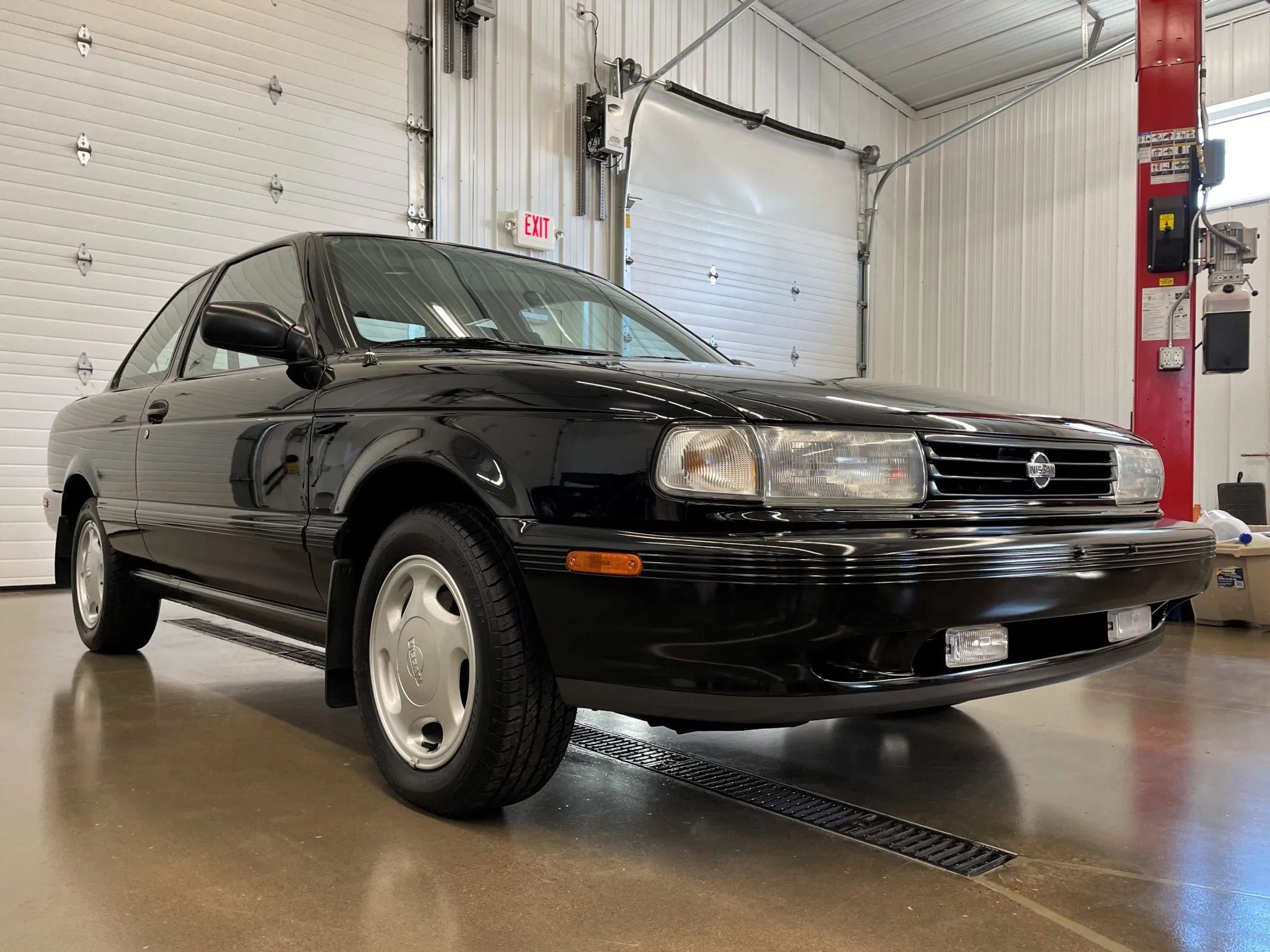 People Are Willing To Pay More Than $30k For This 30-Year-Old, 445-Mile Nissan Sentra SE-R