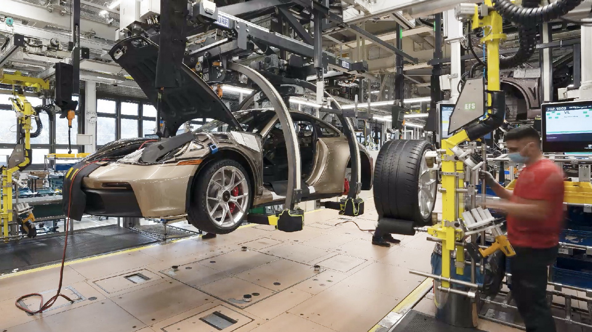 Watch How Porsche Builds A Paint To Sample 911 GT3