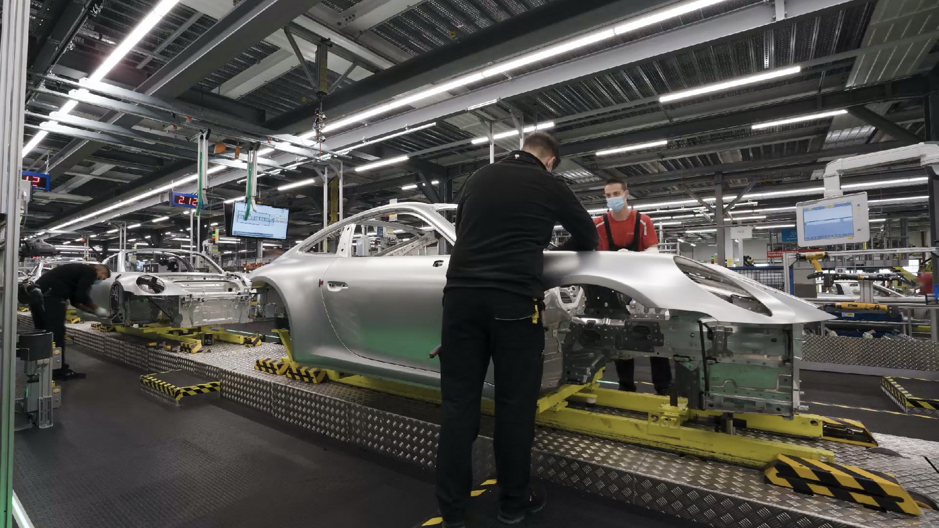Watch How Porsche Builds A Paint To Sample 911 GT3