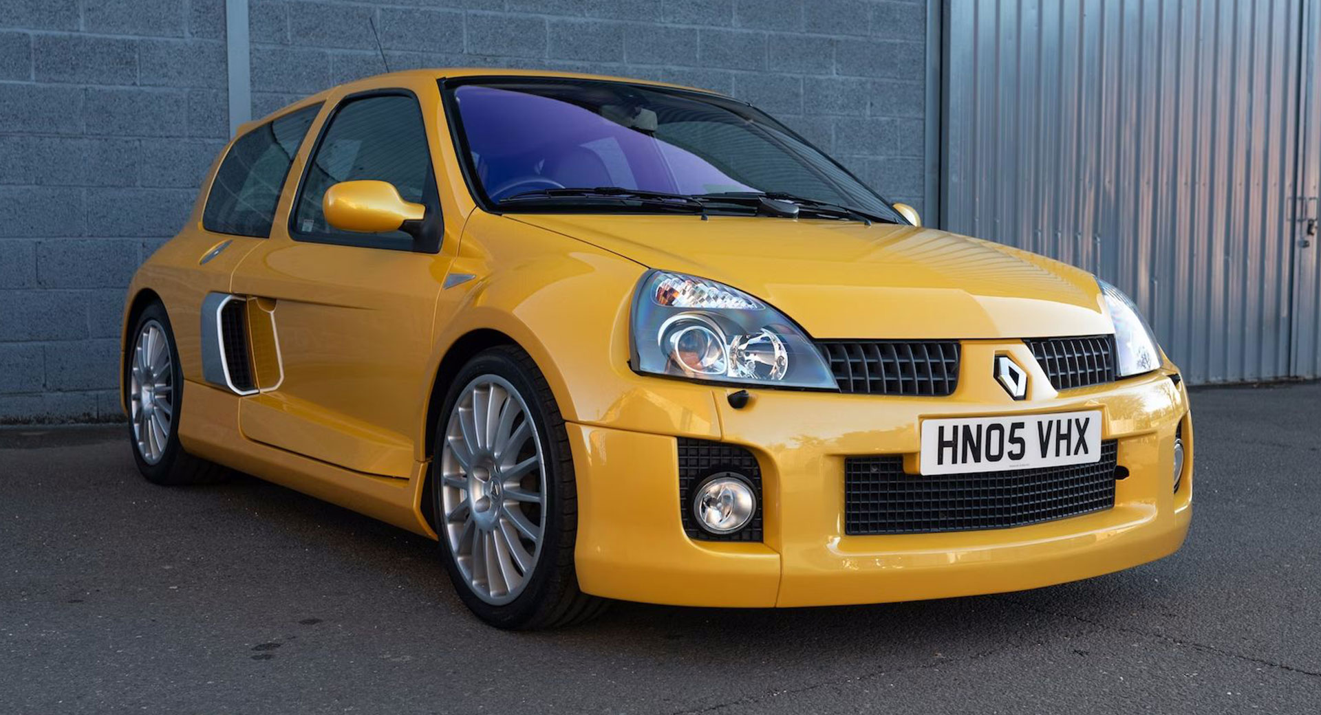 CarScoops Garage: This Is Our 2011 Renault Clio RS 200 AGP