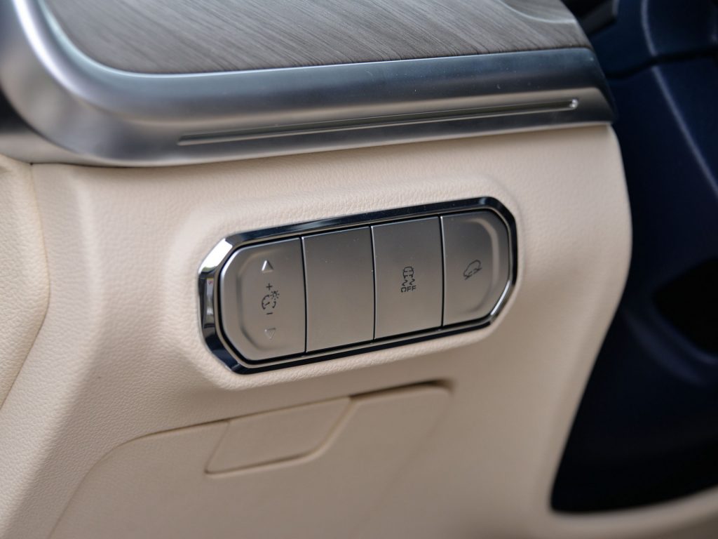 China’s Tank 500 Officially Launches With 349 HP Mild-Hybrid V6 | Carscoops